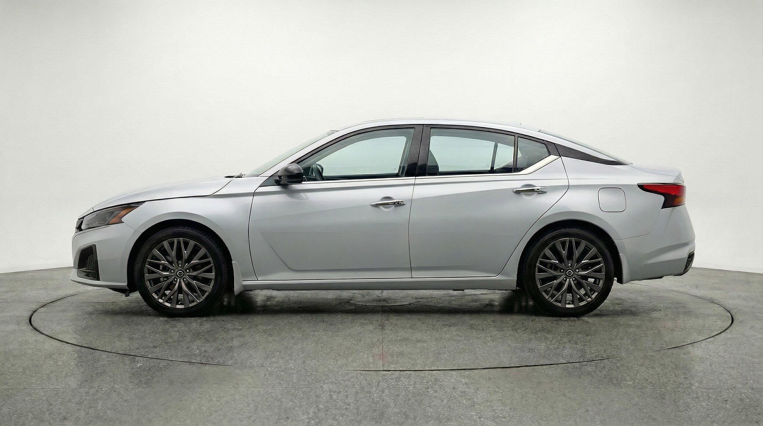 Thumbnail: 2025 Nissan Altima - 4
