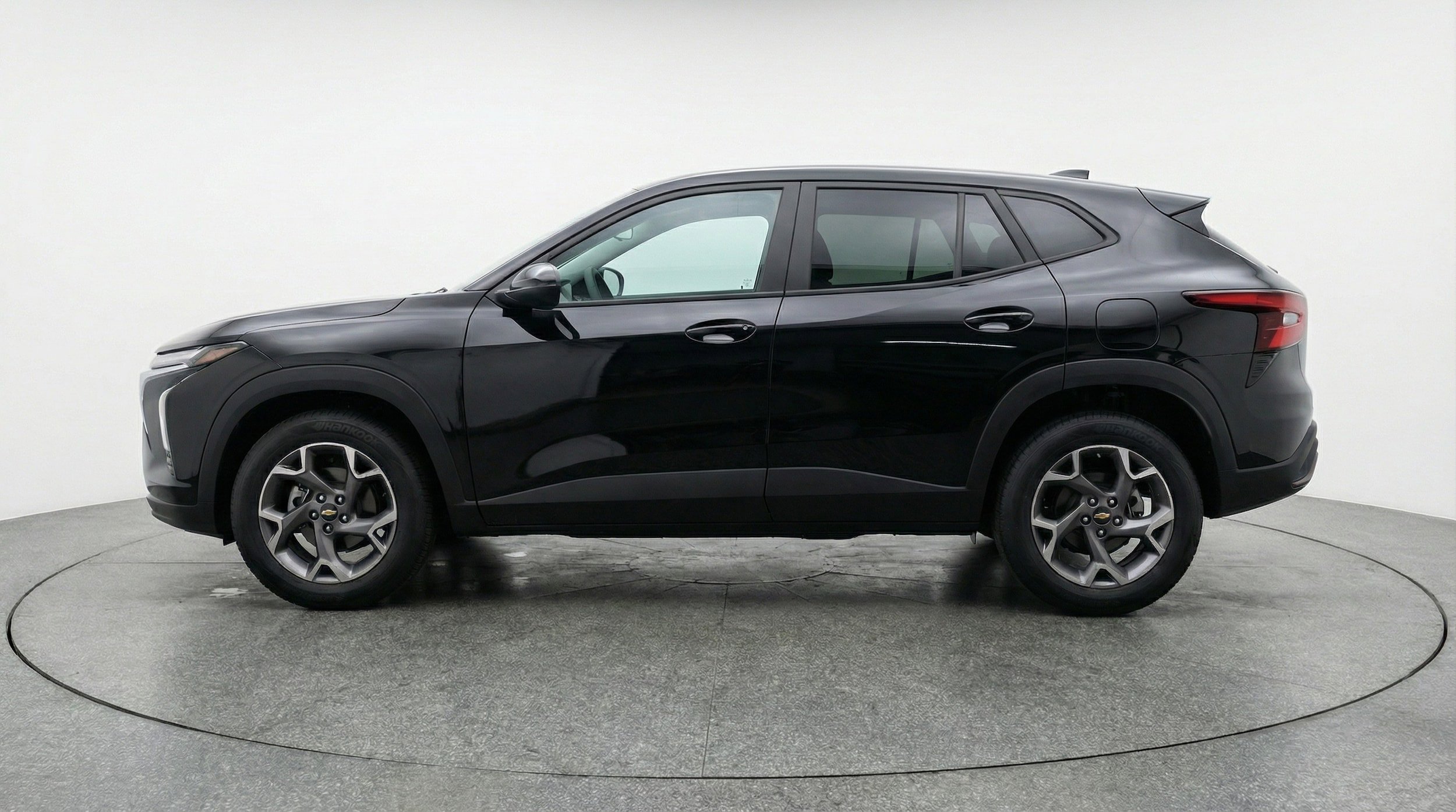 Thumbnail: 2025 Chevrolet Trax - 4