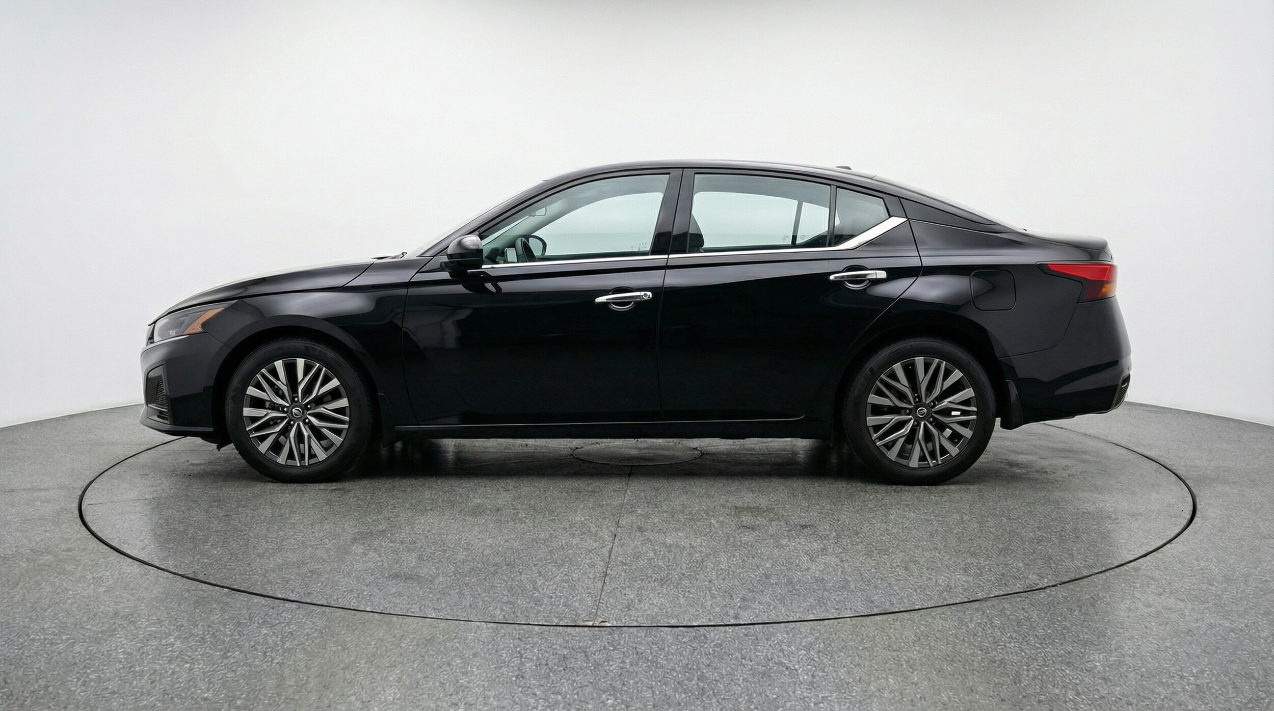 Thumbnail: 2025 Nissan Altima - 4