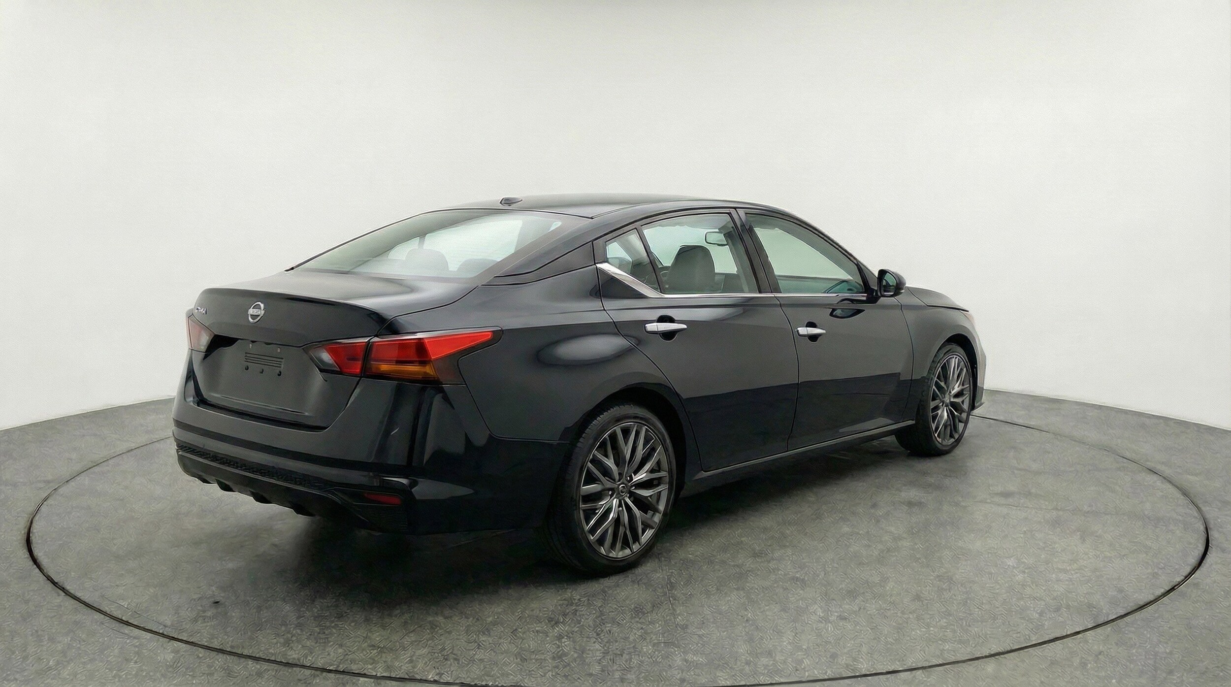 Thumbnail: 2025 Nissan Altima - 9