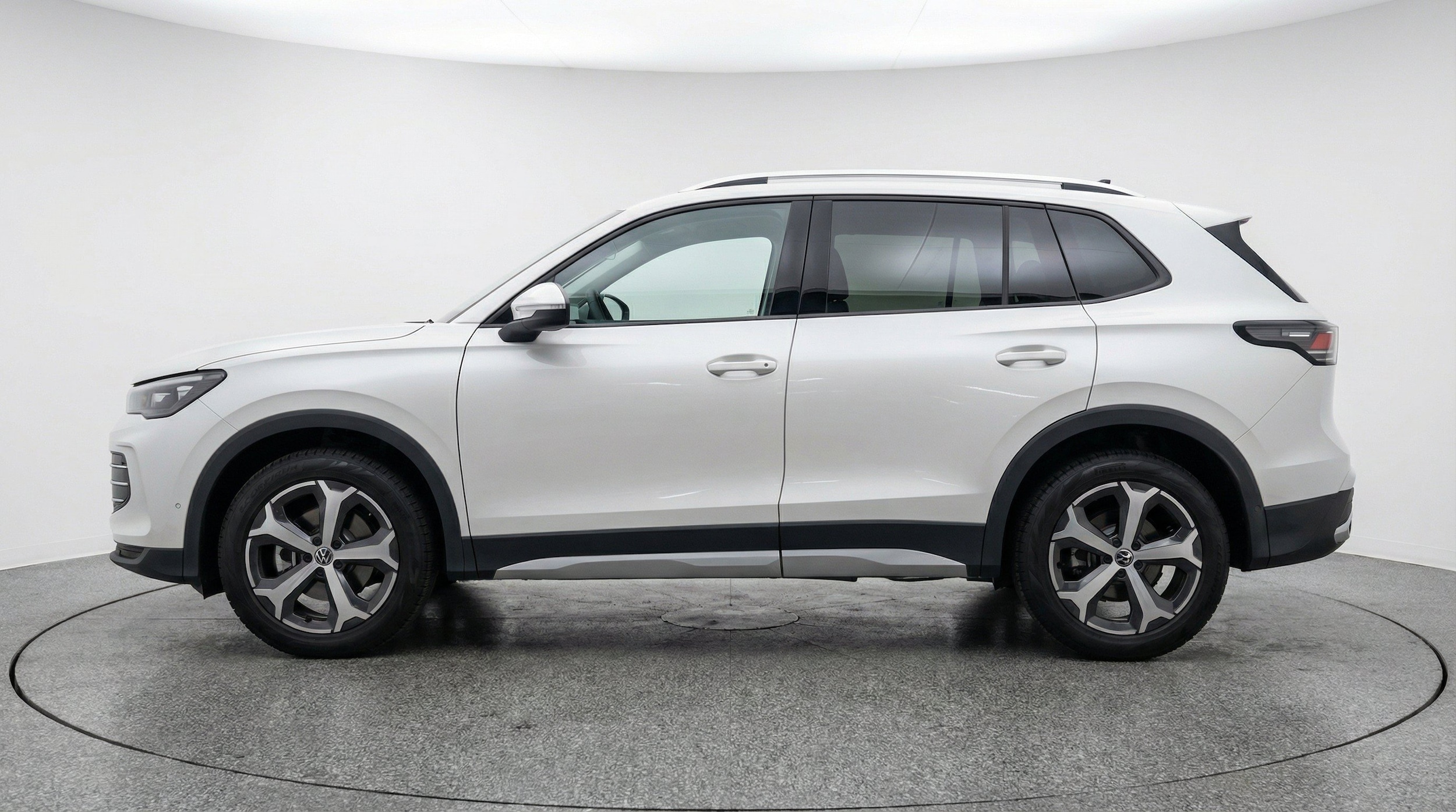 Thumbnail: 2026 Volkswagen Tiguan - 5