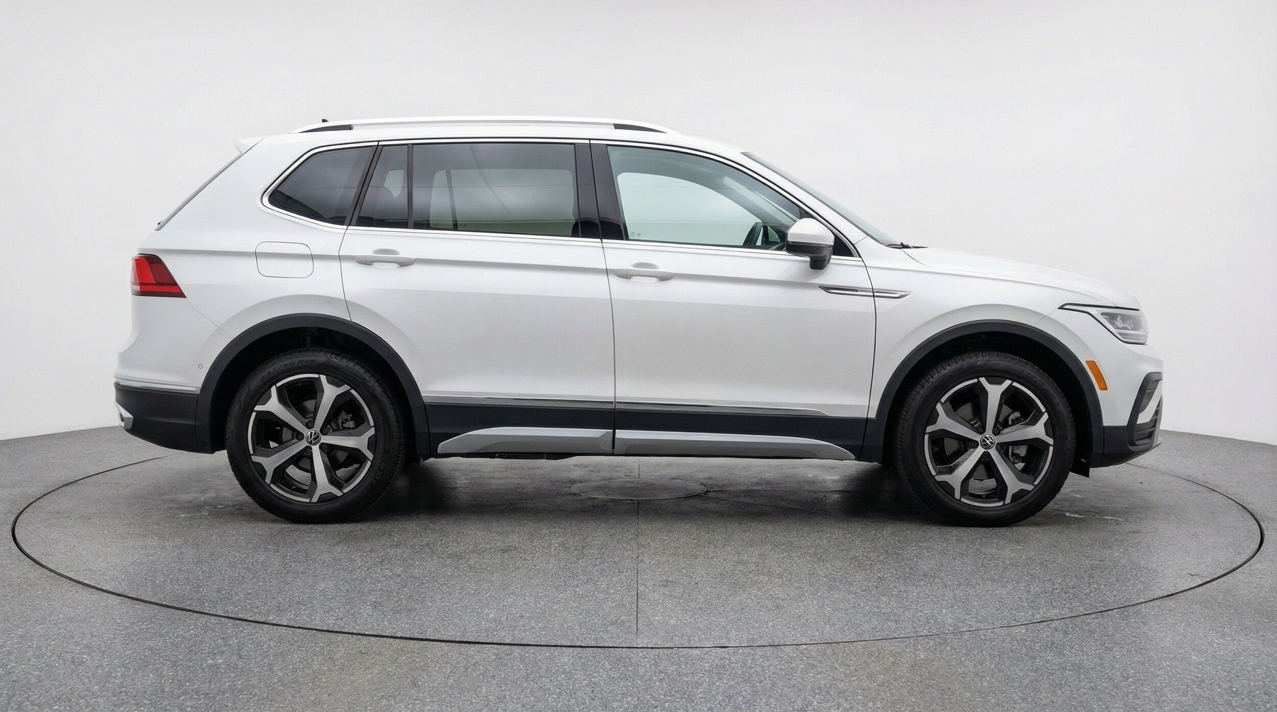 Thumbnail: 2026 Volkswagen Tiguan - 11