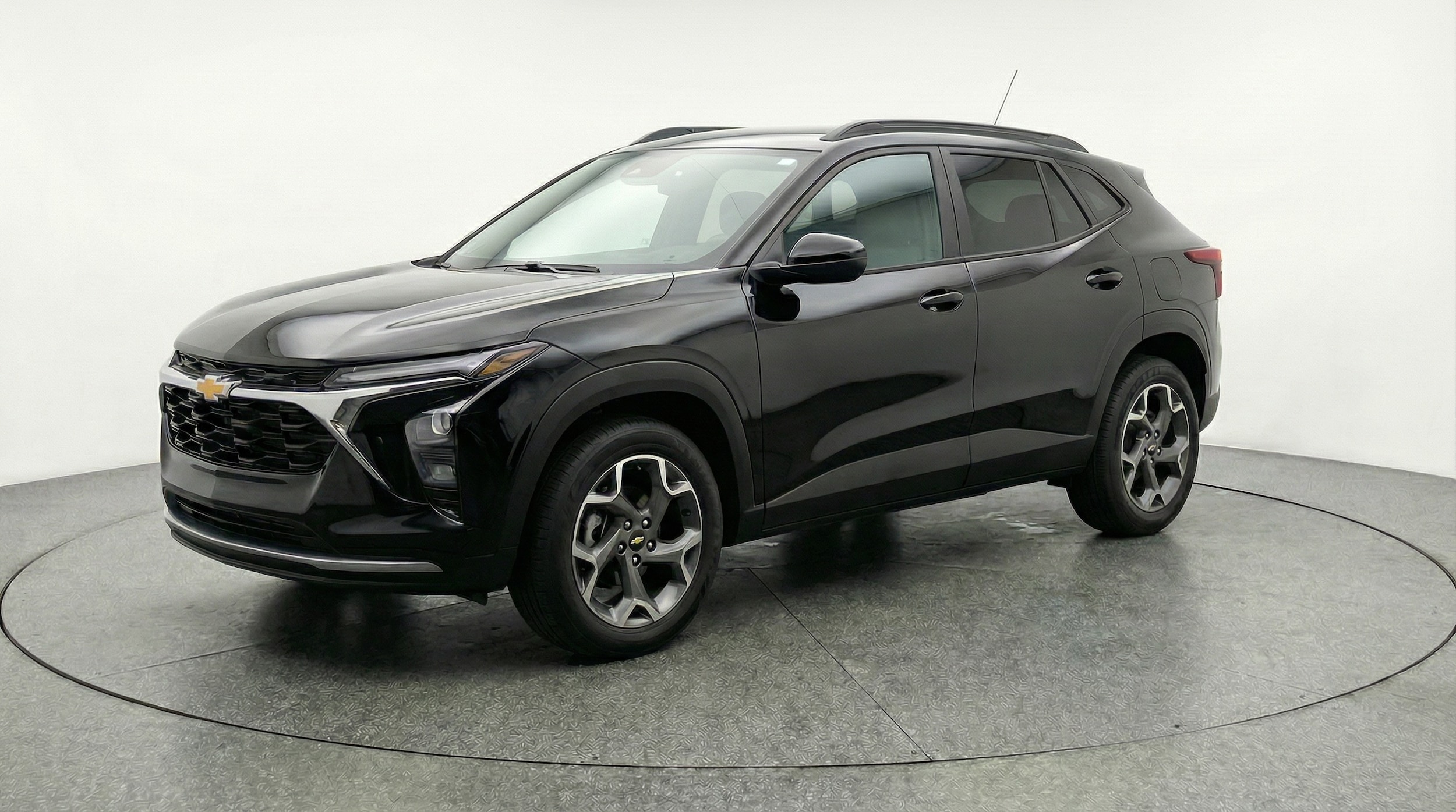 Thumbnail: 2025 Chevrolet Trax - 3