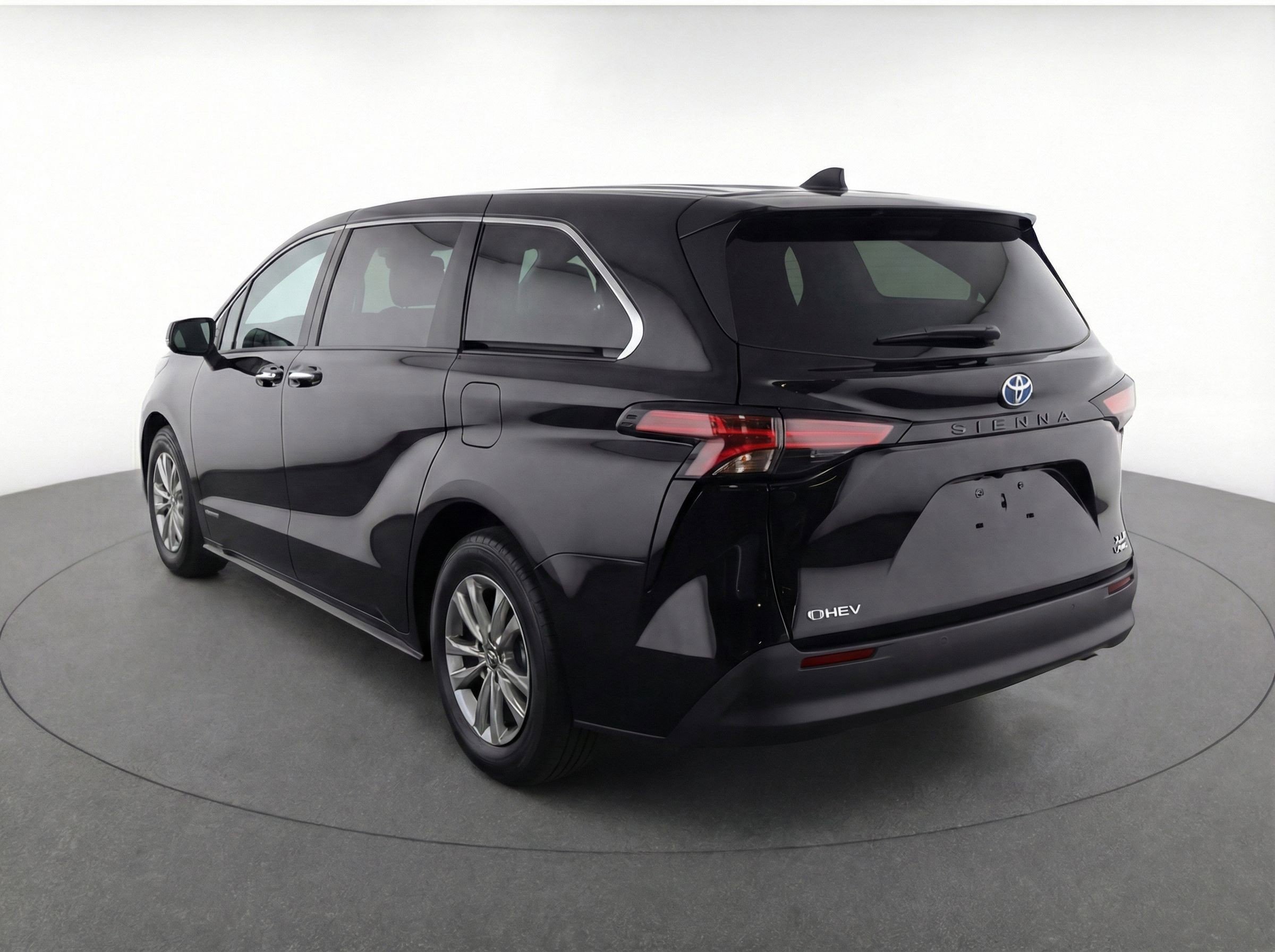 Thumbnail: 2024 Toyota Sienna - 6