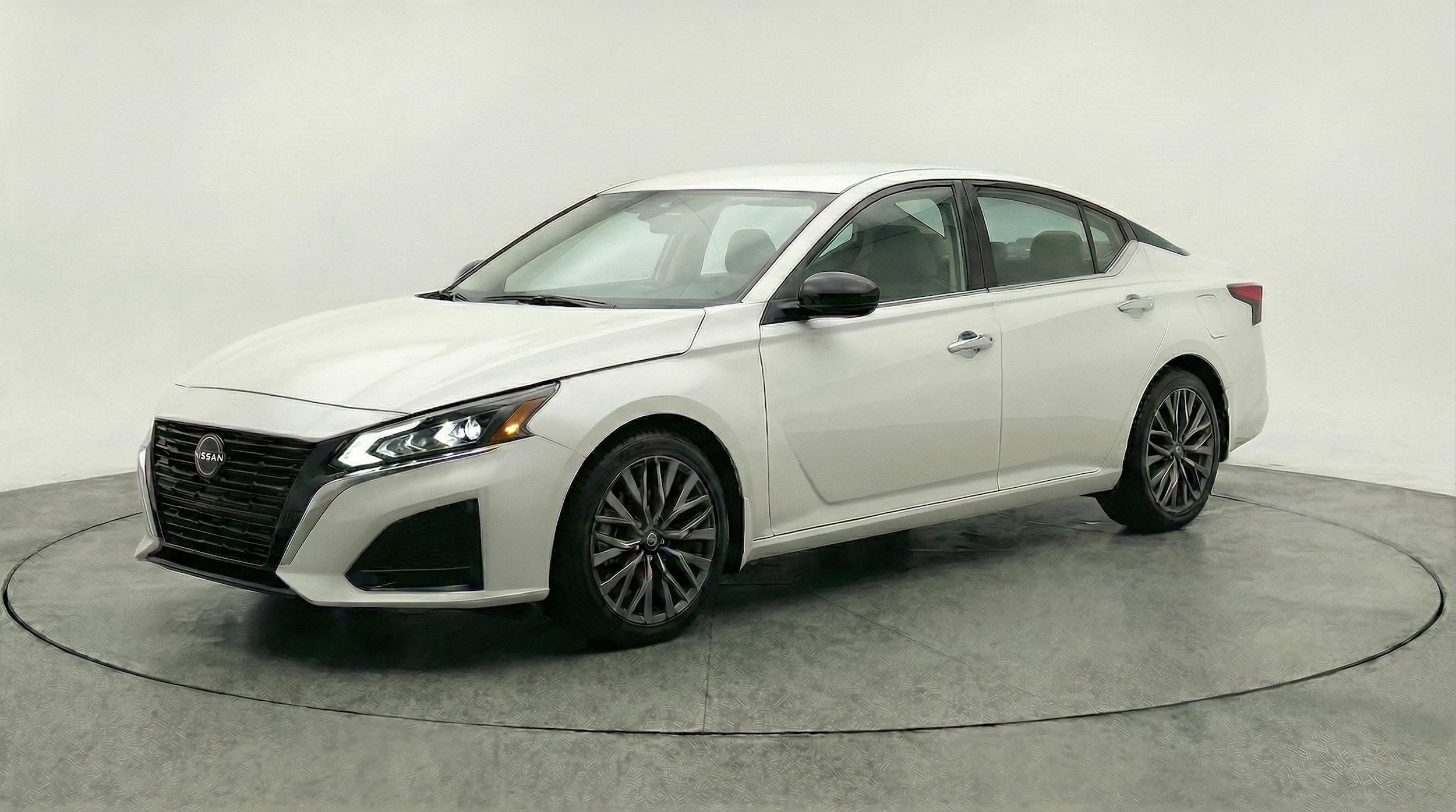 Thumbnail: 2025 Nissan Altima - 3