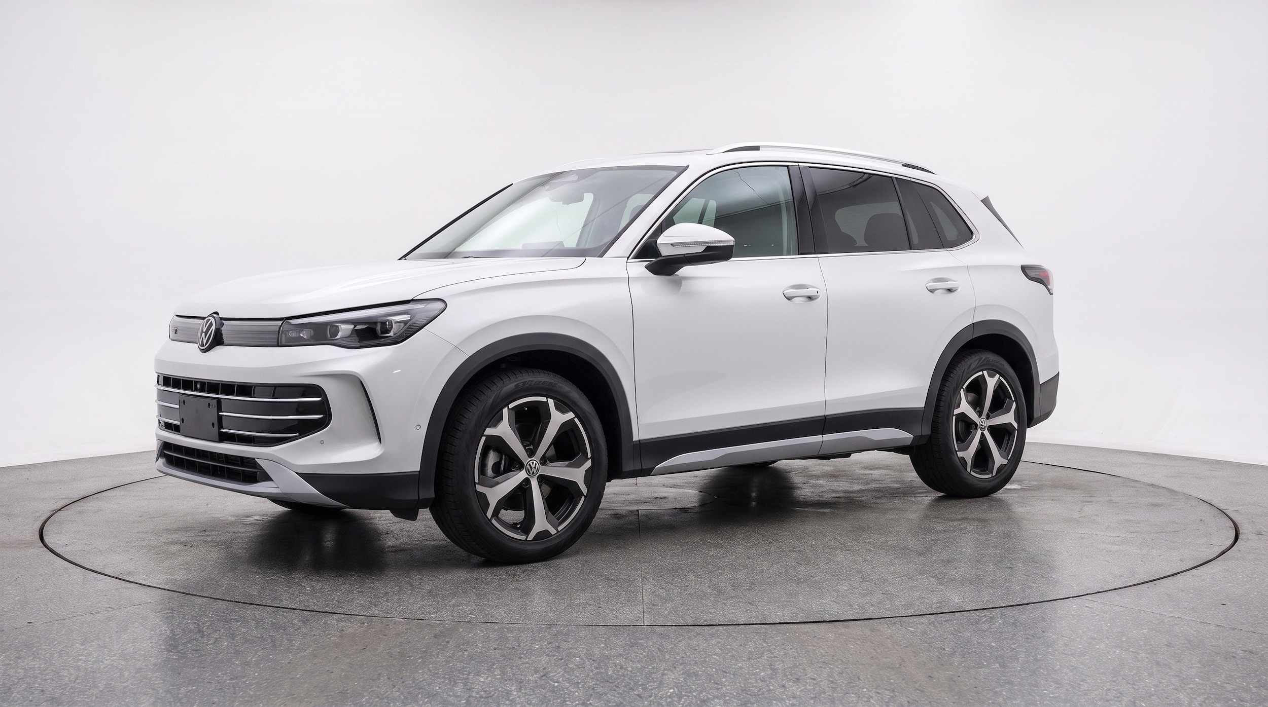 Thumbnail: 2026 Volkswagen Tiguan - 3