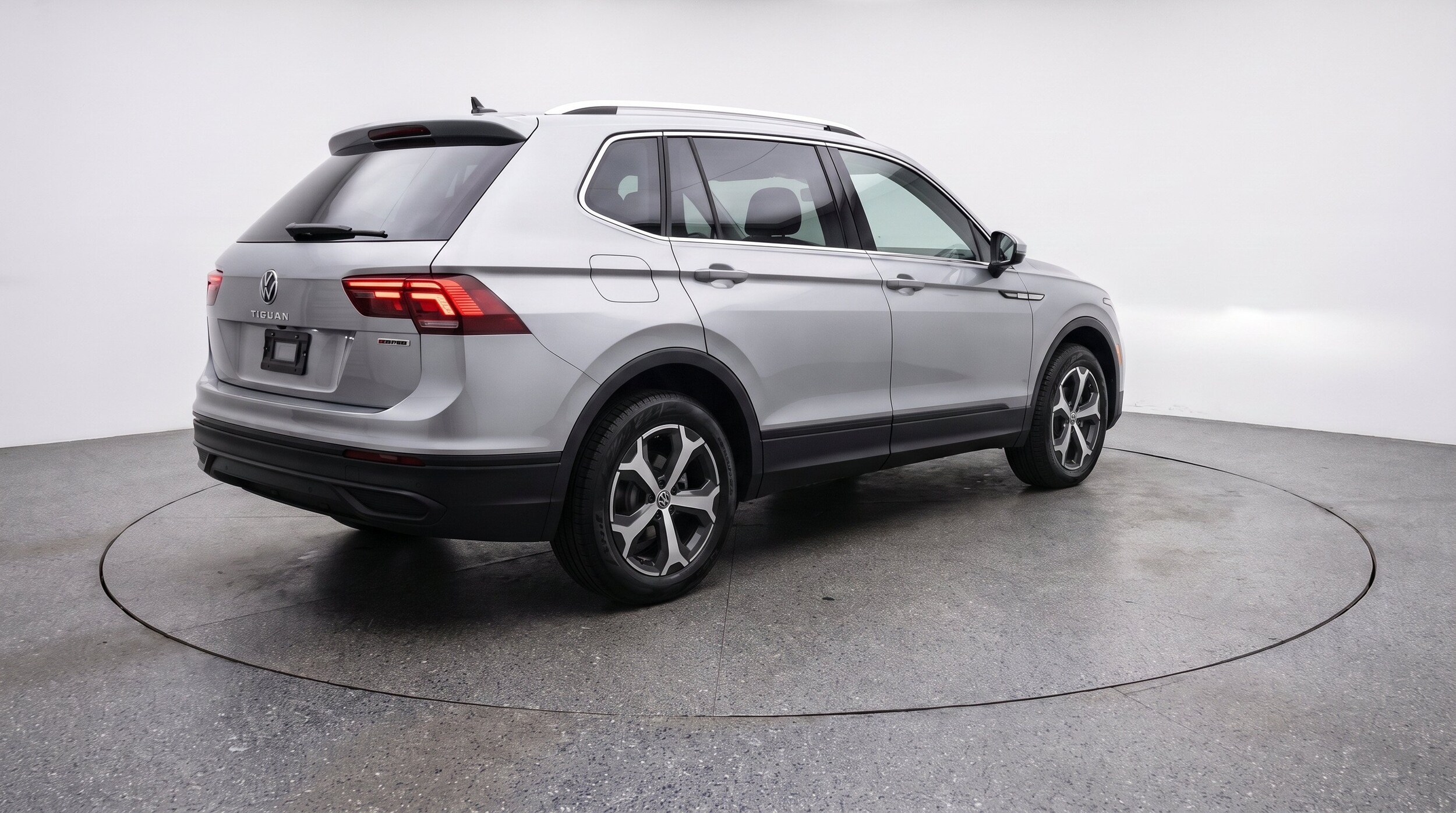 Thumbnail: 2026 Volkswagen Tiguan - 9