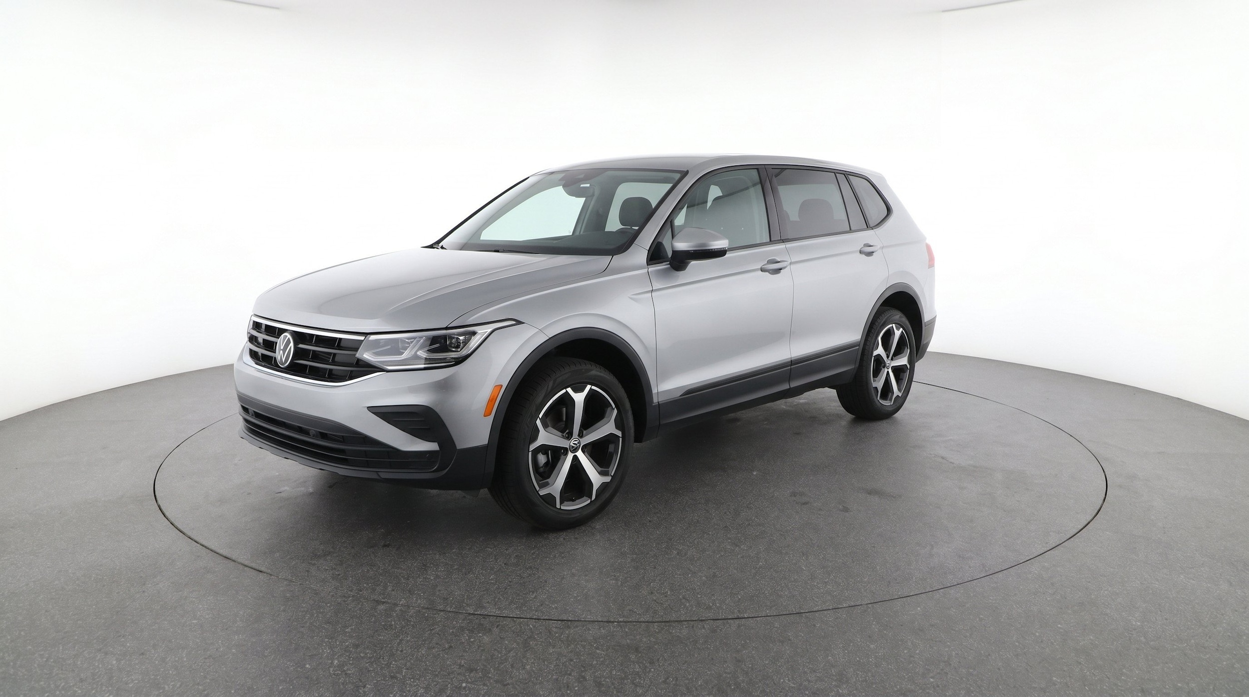 Thumbnail: 2026 Volkswagen Tiguan - 3