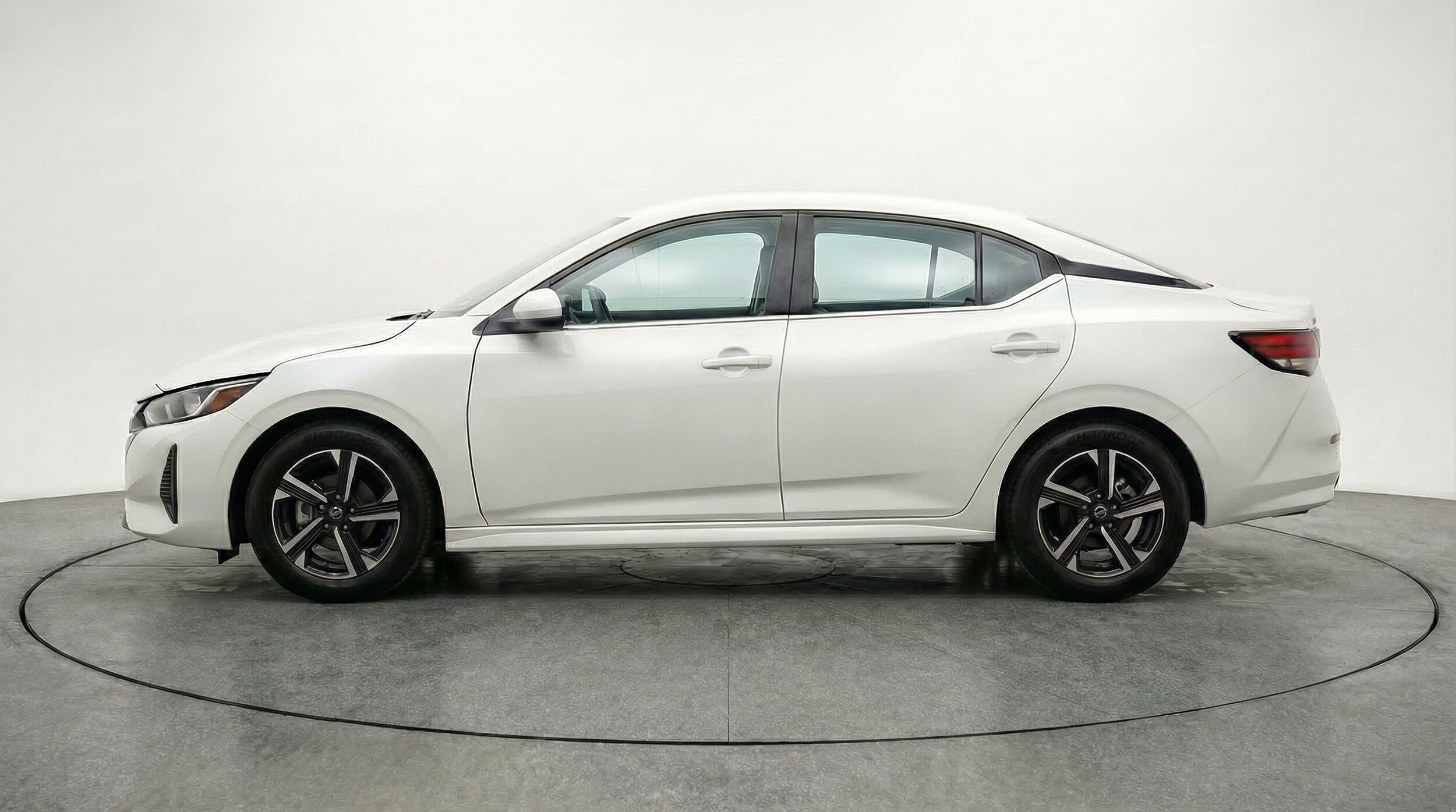 Thumbnail: 2025 Nissan Sentra - 5