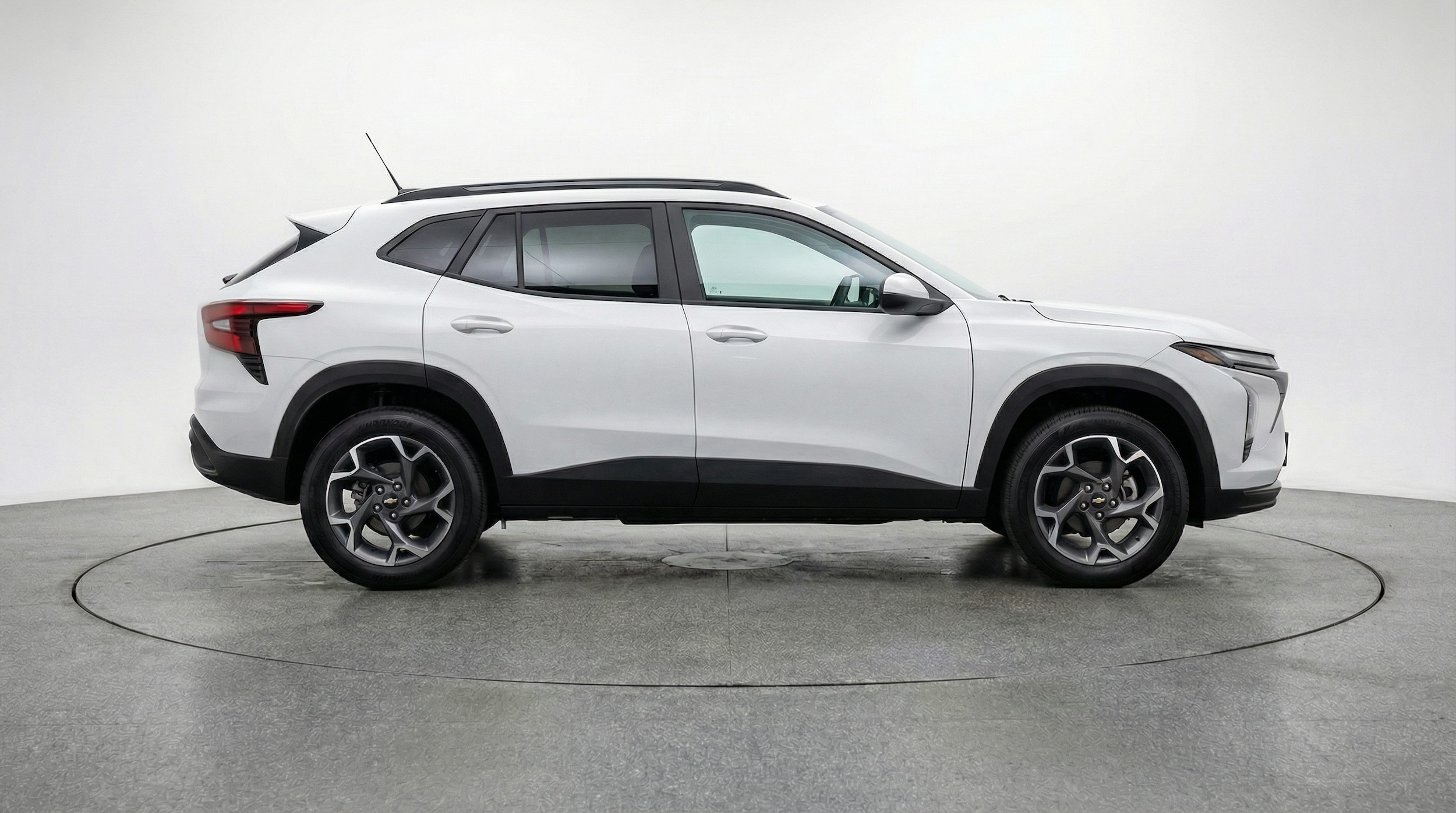 Thumbnail: 2025 Chevrolet Trax - 8