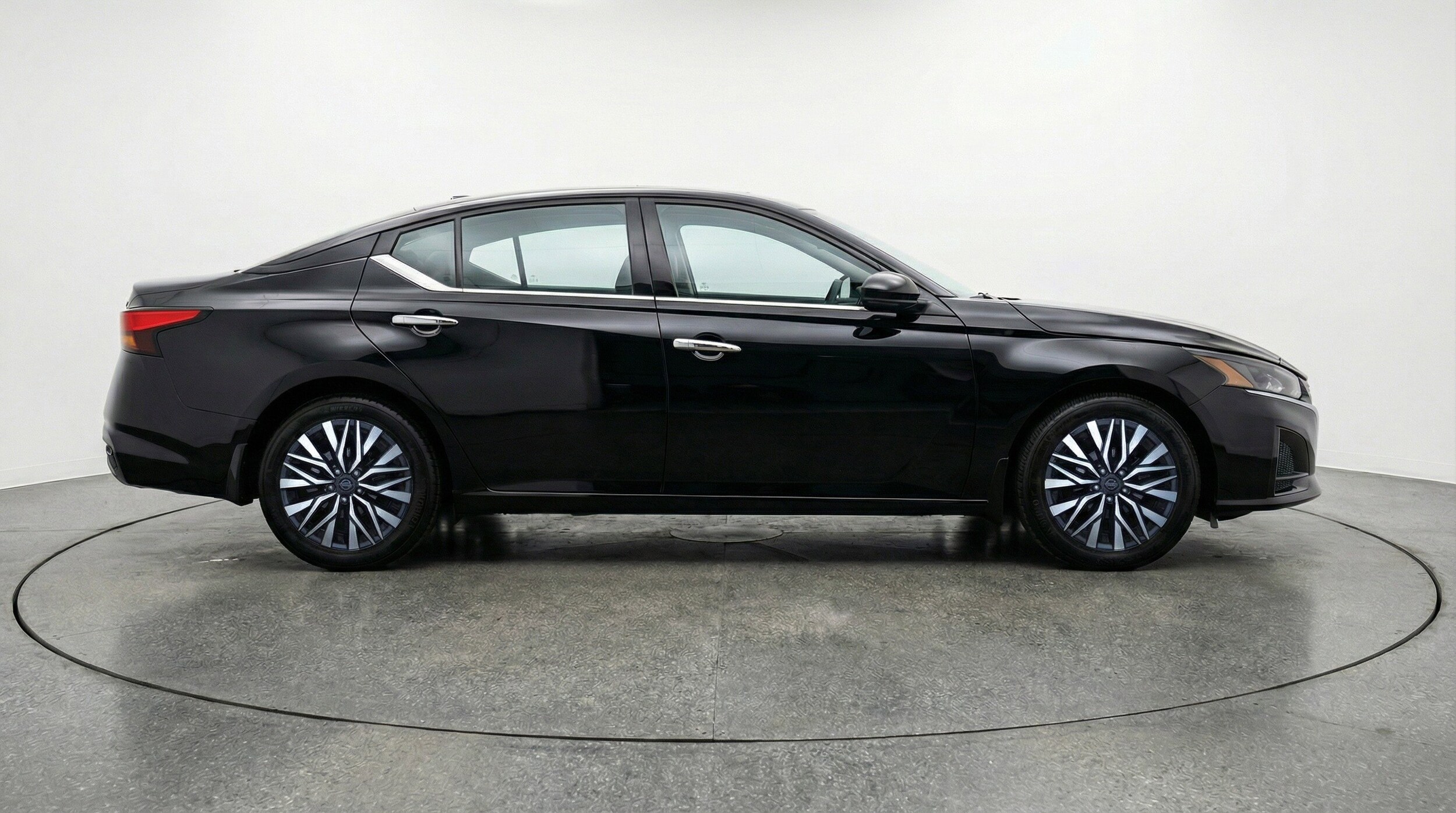 Thumbnail: 2025 Nissan Altima - 11