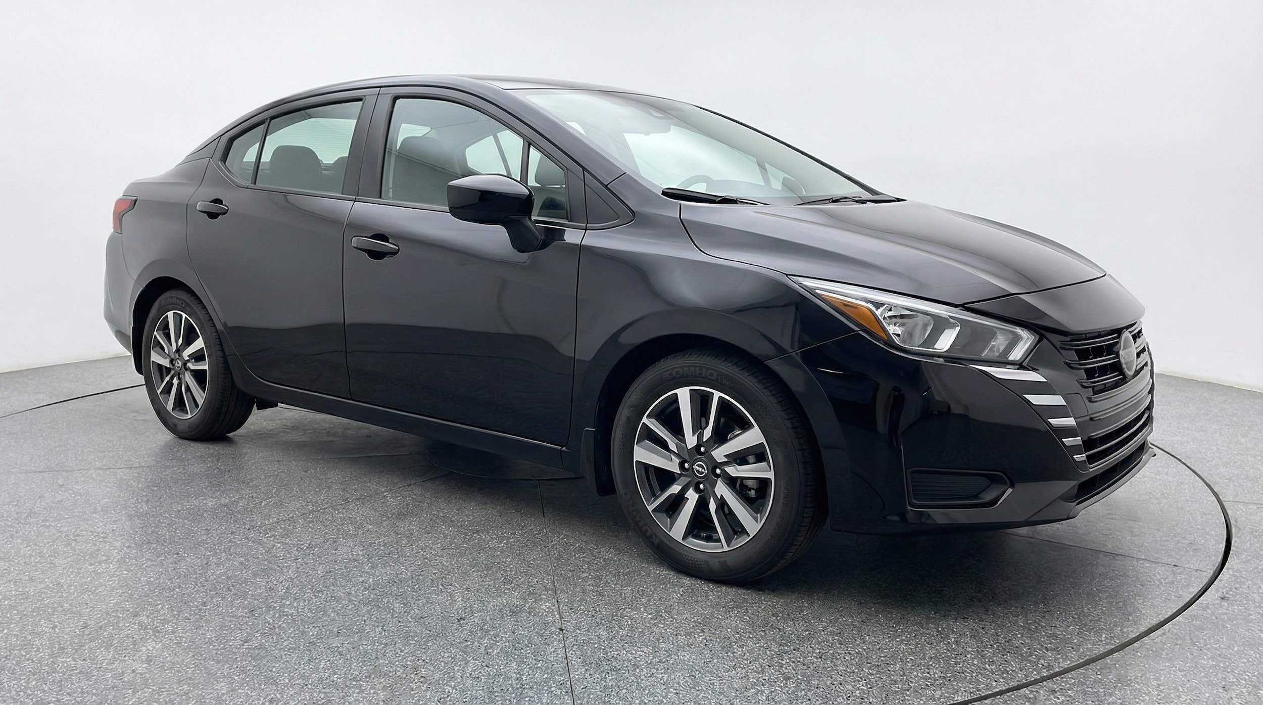 2025 Nissan Versa SV FWD