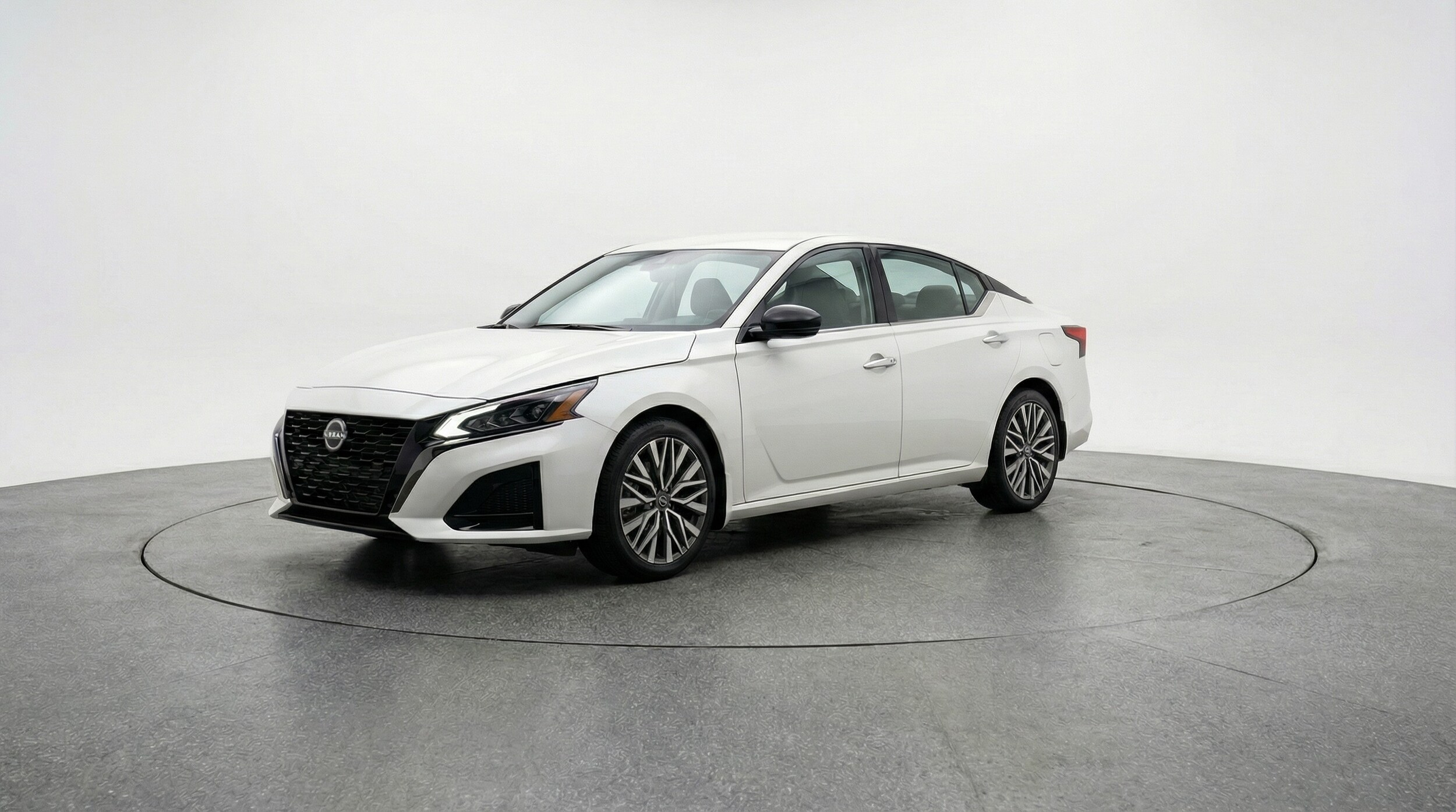 Thumbnail: 2025 Nissan Altima - 3