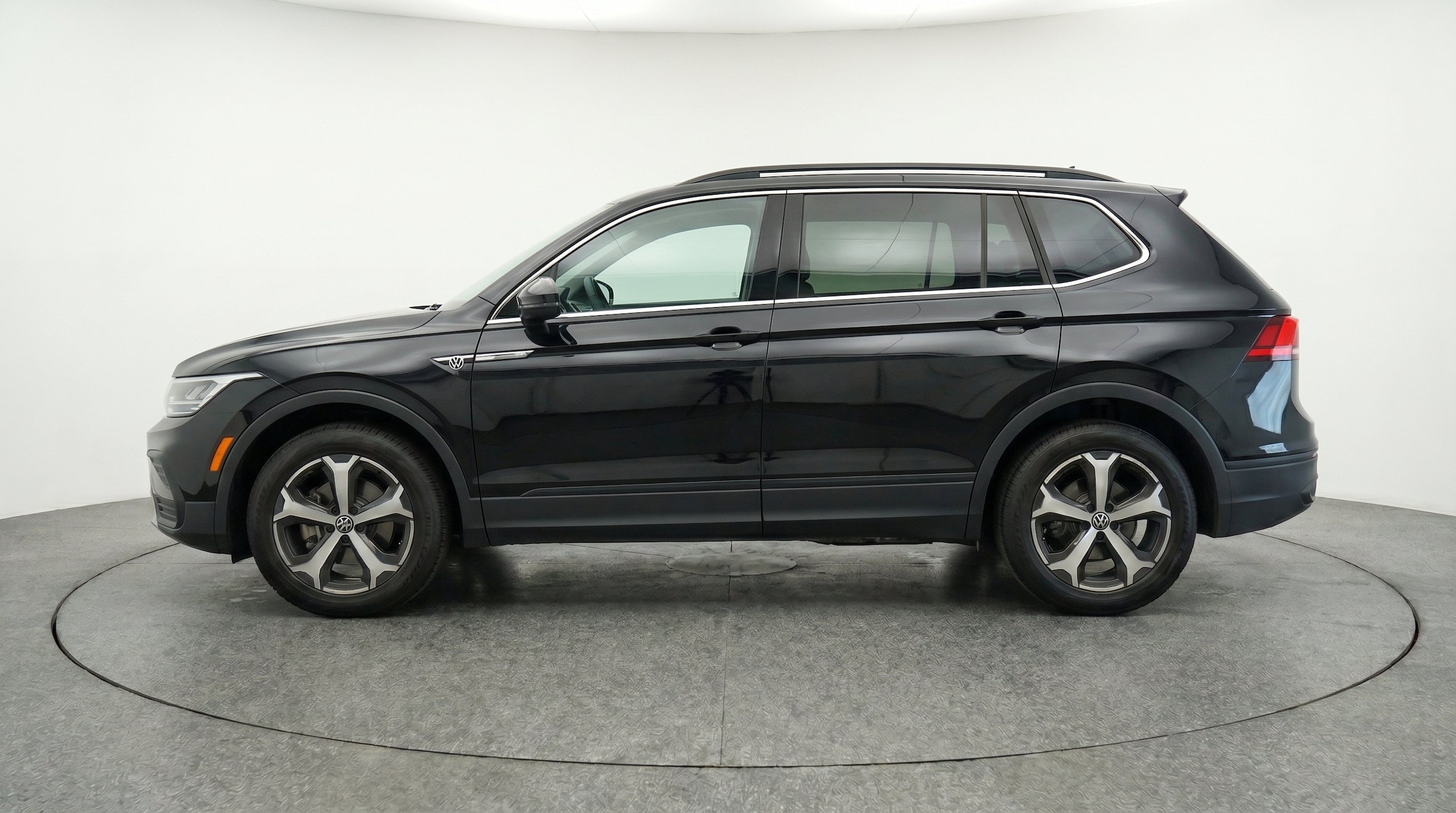 Thumbnail: 2026 Volkswagen Tiguan - 5