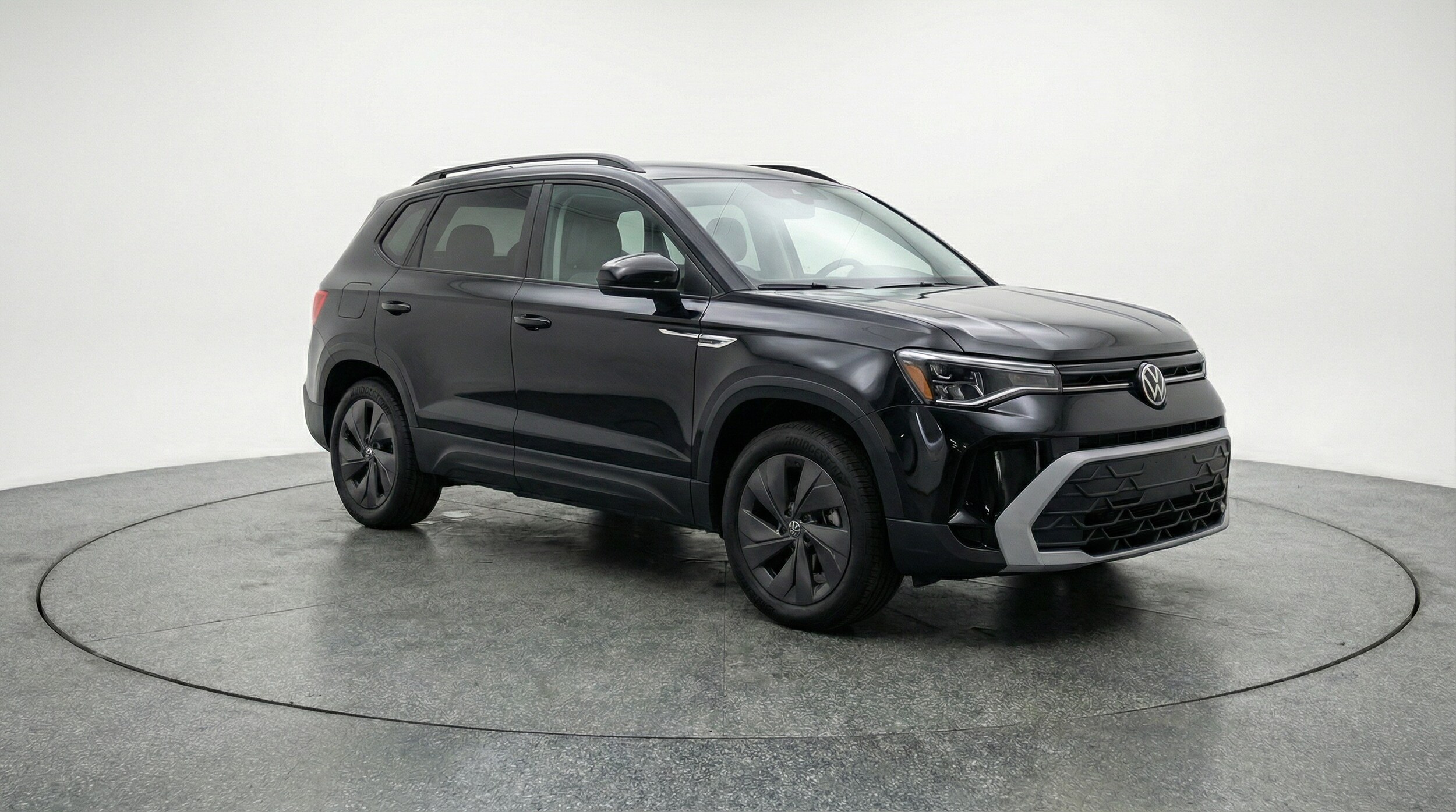 Thumbnail: 2025 Volkswagen Taos - 1