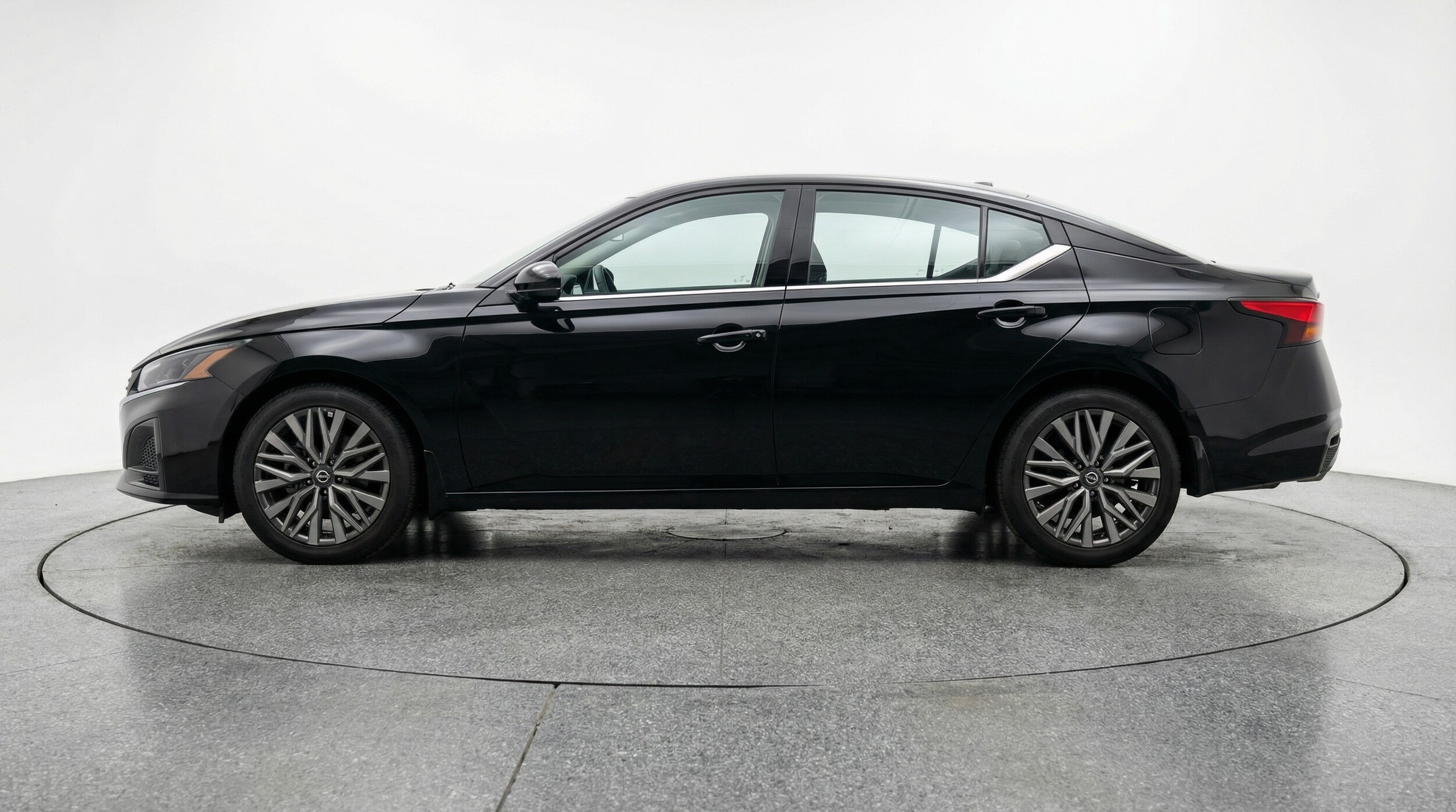 Thumbnail: 2025 Nissan Altima - 4