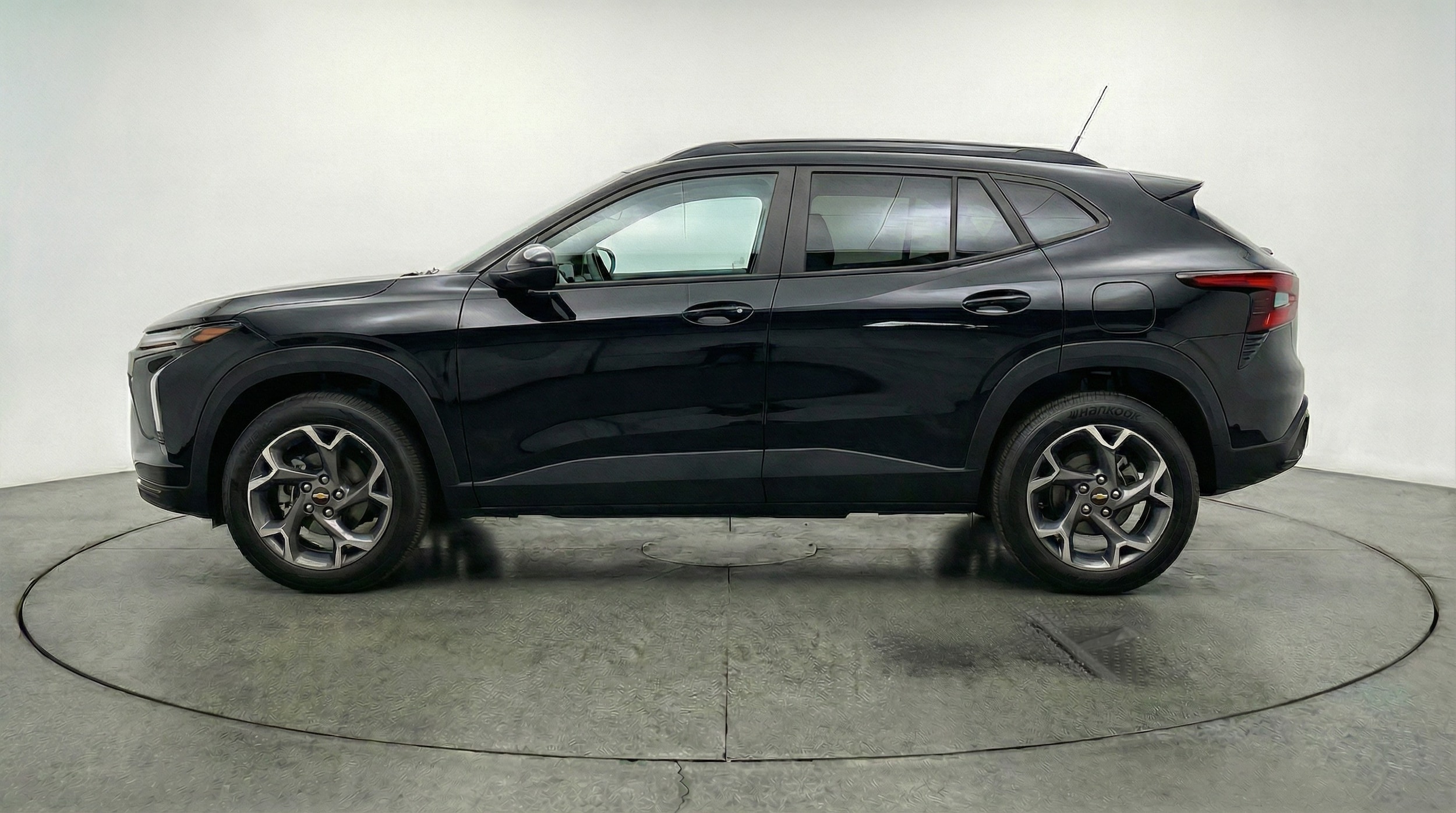 Thumbnail: 2025 Chevrolet Trax - 4