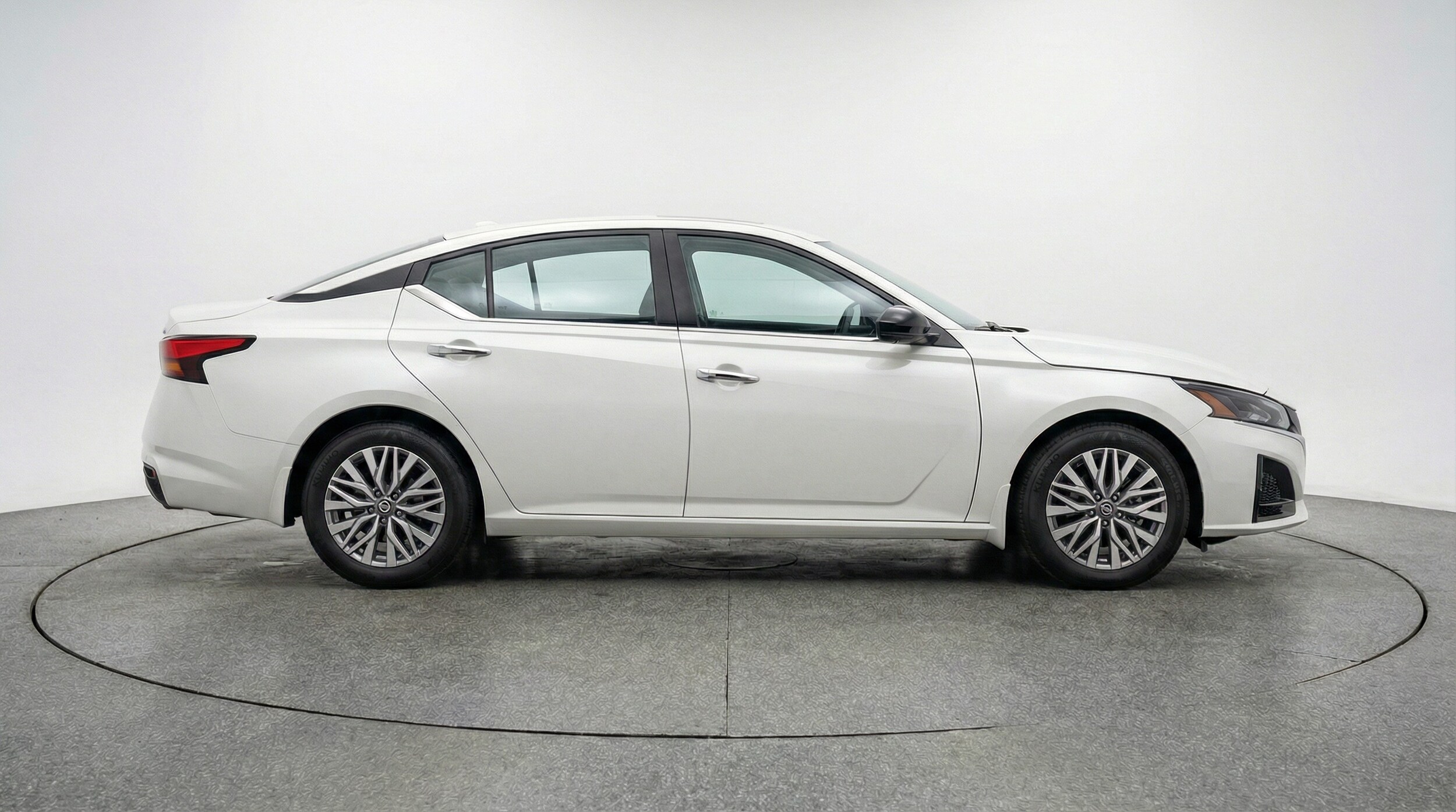 Thumbnail: 2025 Nissan Altima - 8