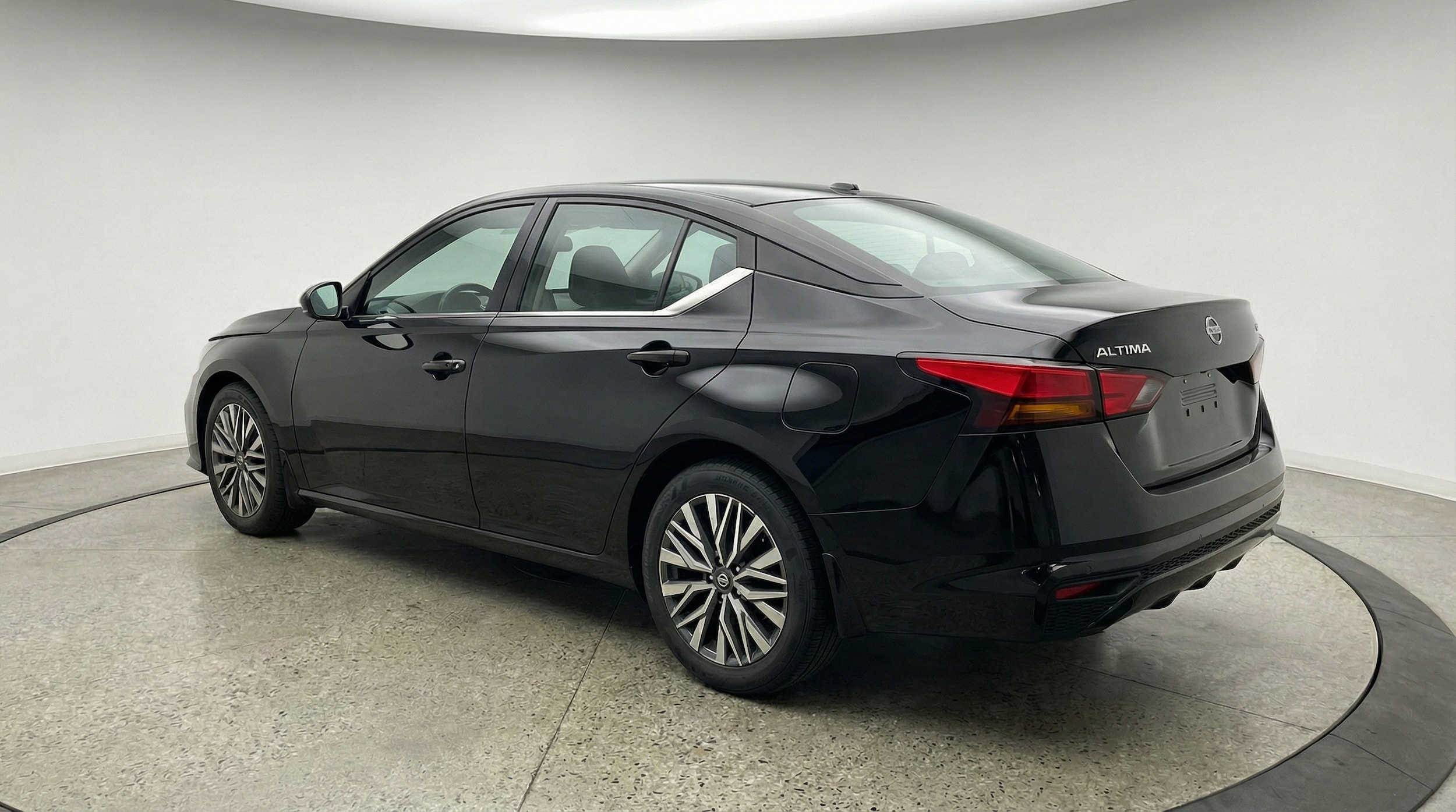 Thumbnail: 2025 Nissan Altima - 5