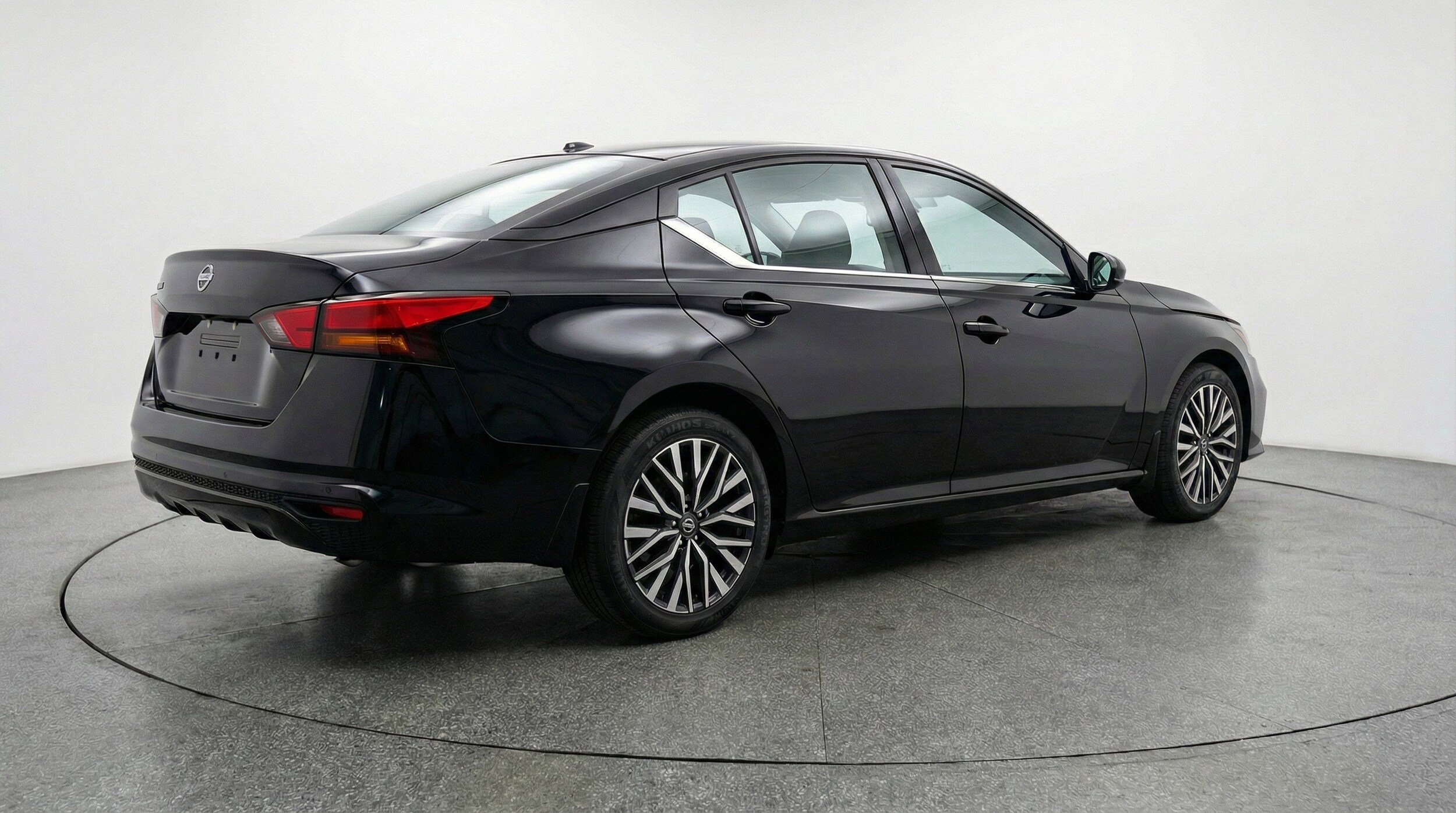 Thumbnail: 2025 Nissan Altima - 9