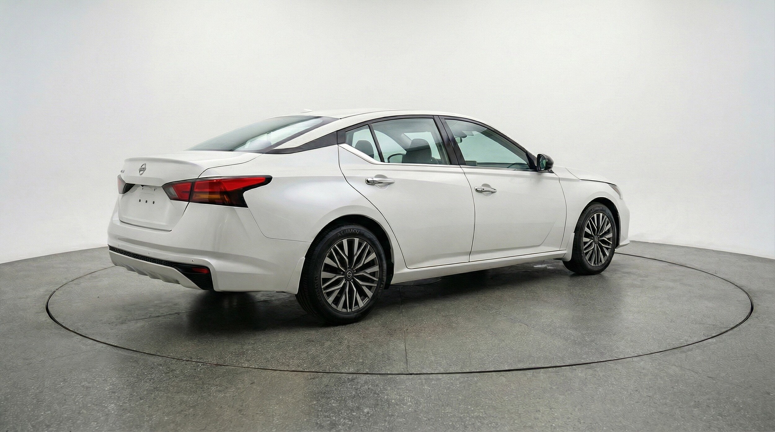 Thumbnail: 2025 Nissan Altima - 9