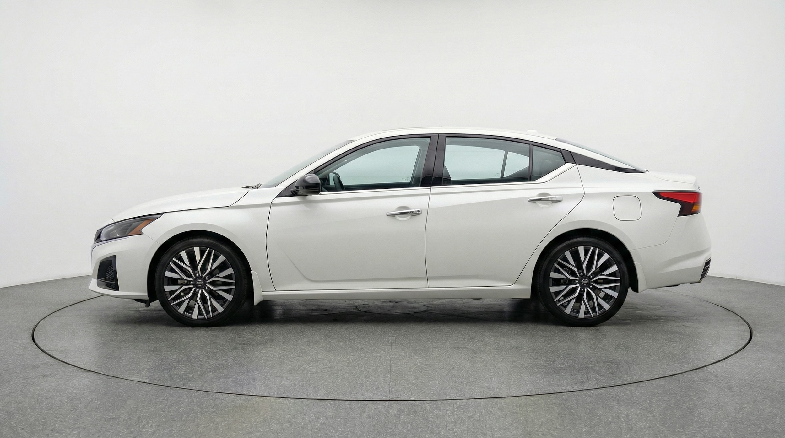 Thumbnail: 2025 Nissan Altima - 4