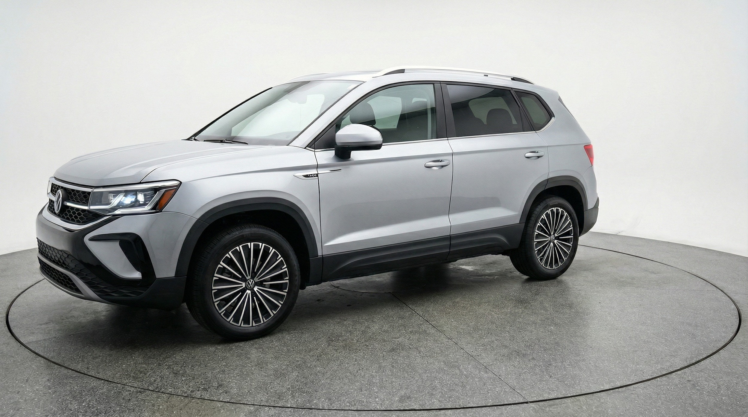 Thumbnail: 2025 Volkswagen Taos - 3