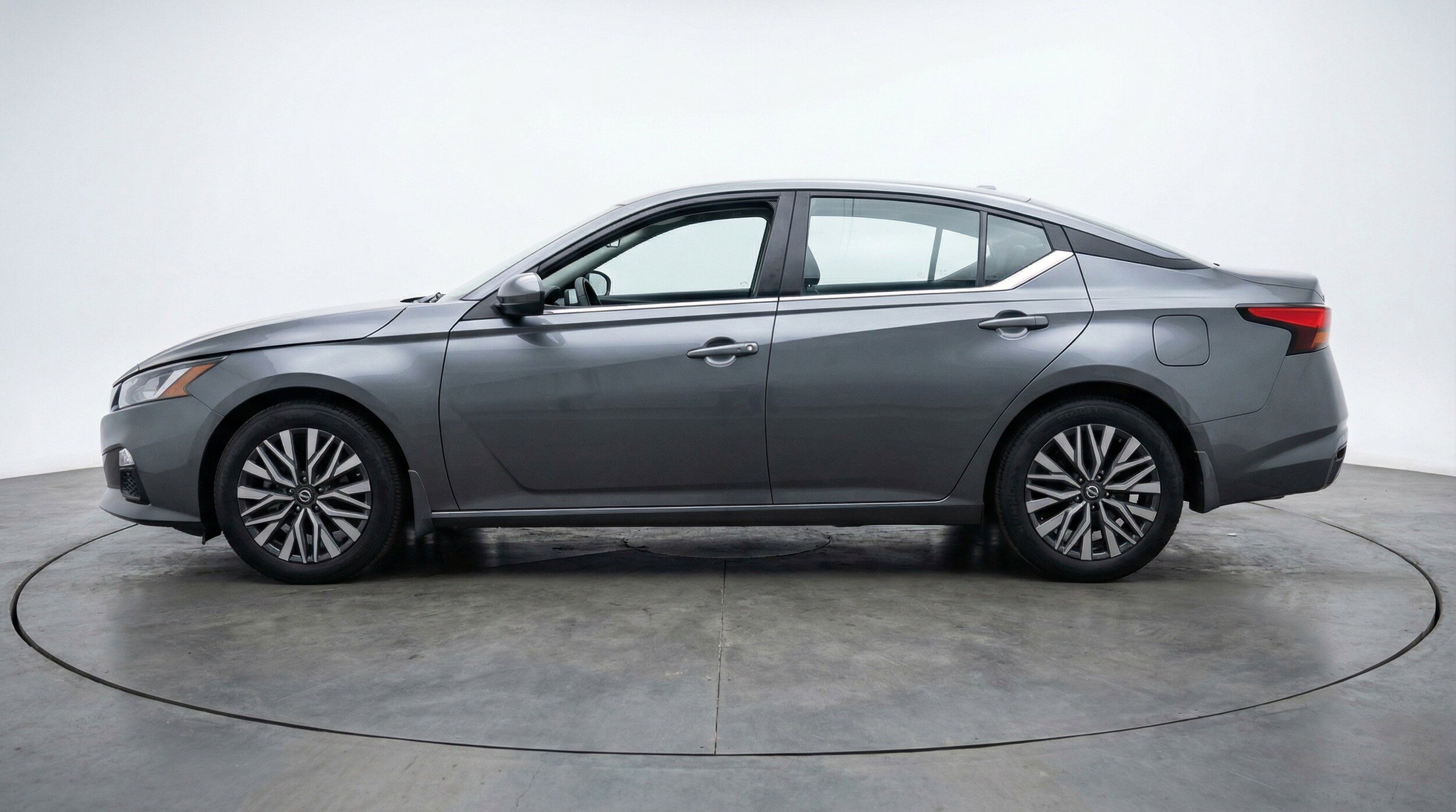 Thumbnail: 2025 Nissan Altima - 5