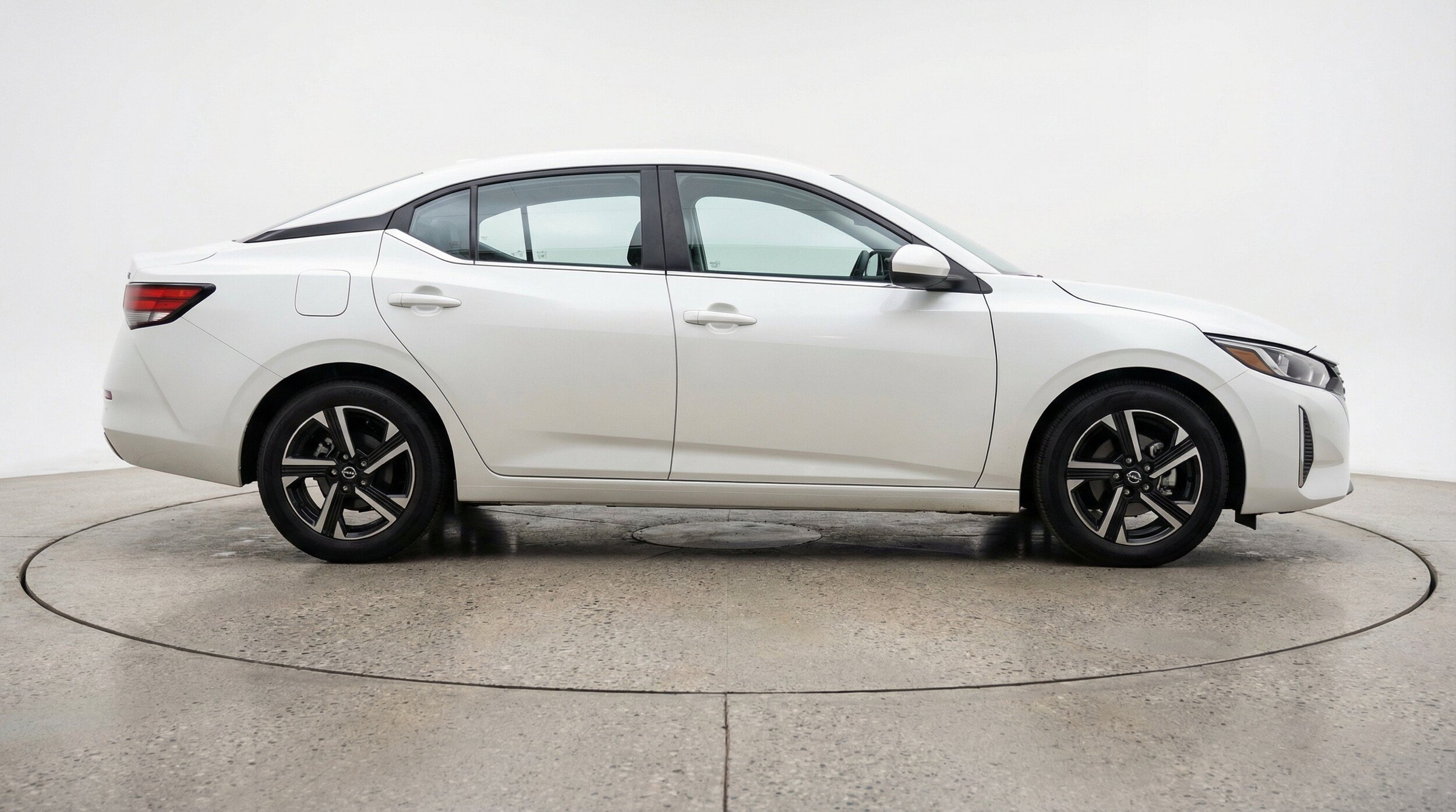 Thumbnail: 2025 Nissan Sentra - 10
