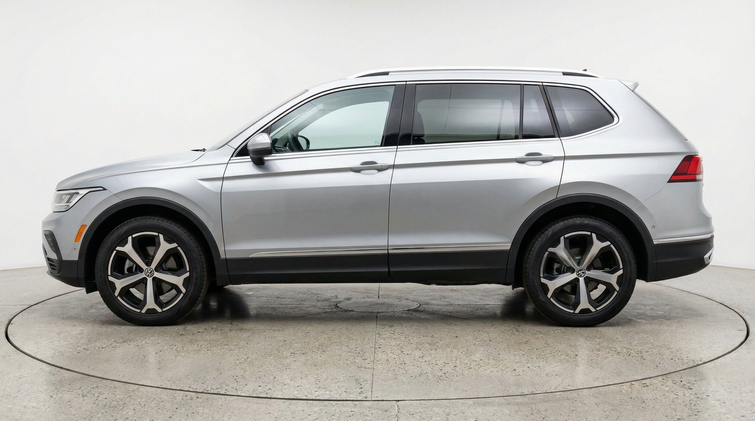 Thumbnail: 2026 Volkswagen Tiguan - 5