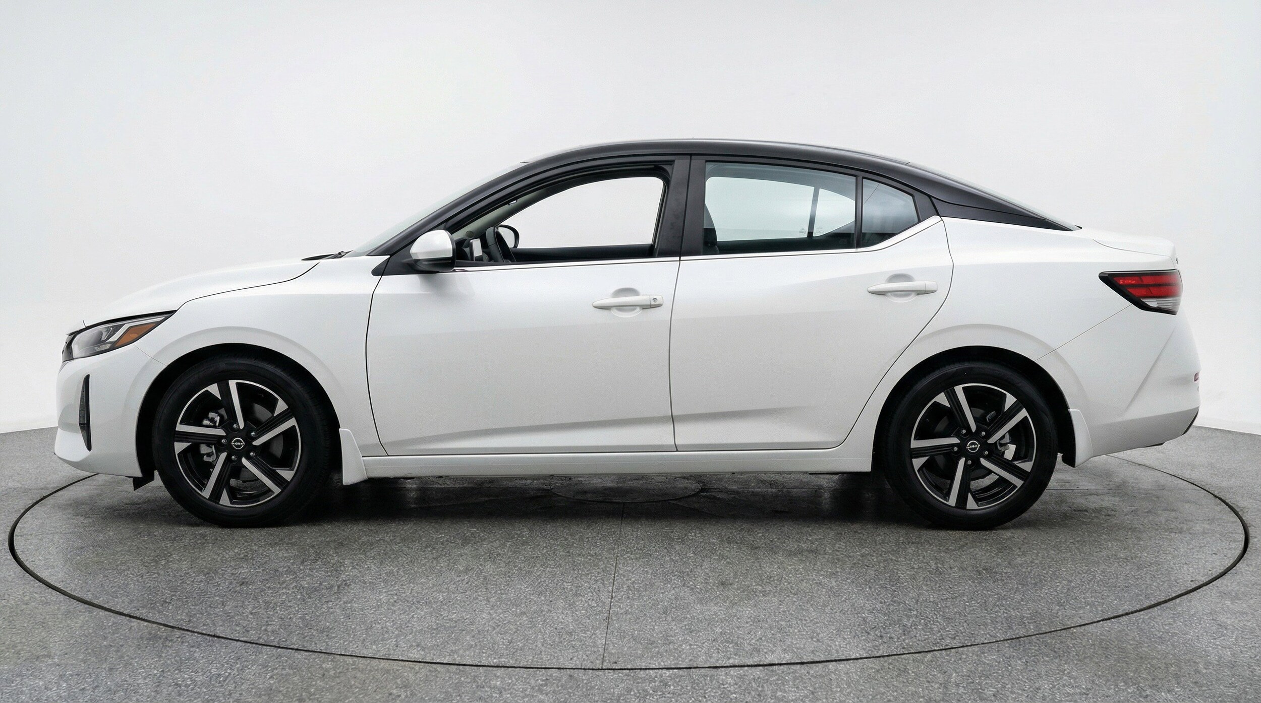 Thumbnail: 2025 Nissan Sentra - 5