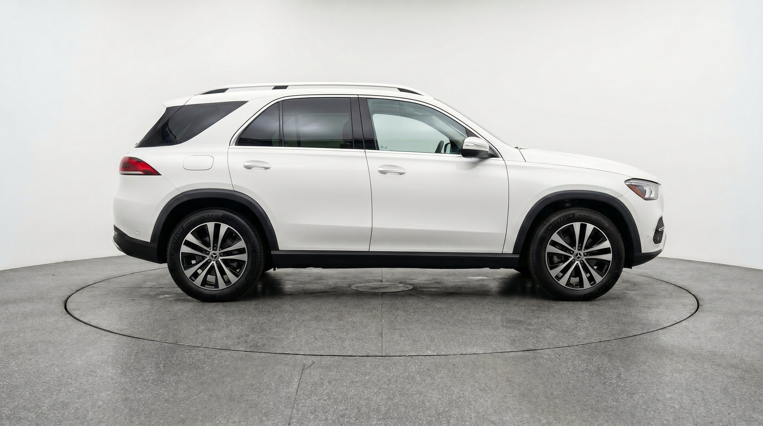 Thumbnail: 2026 Mercedes-Benz GLE - 10