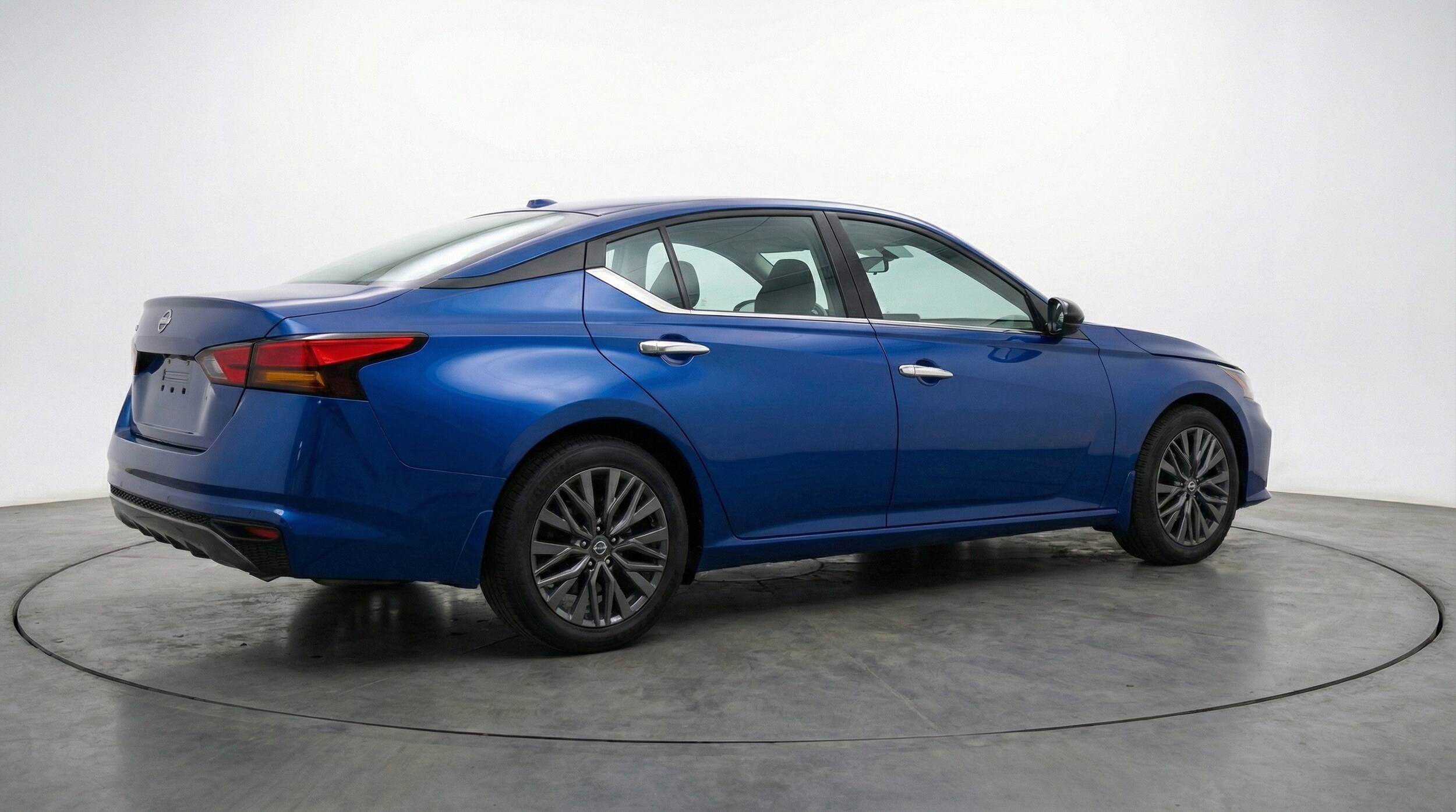 Thumbnail: 2025 Nissan Altima - 9