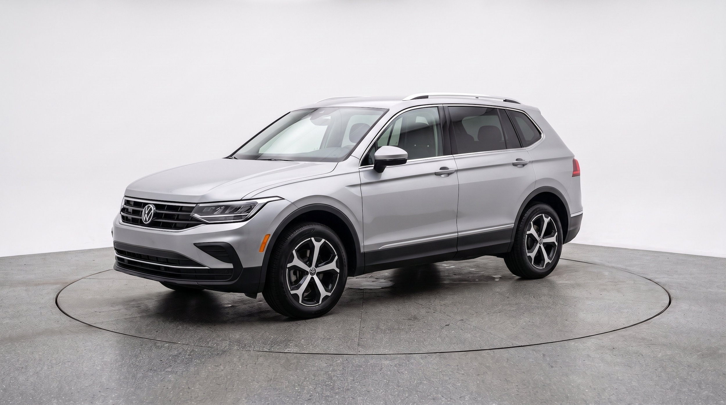 Thumbnail: 2026 Volkswagen Tiguan - 3