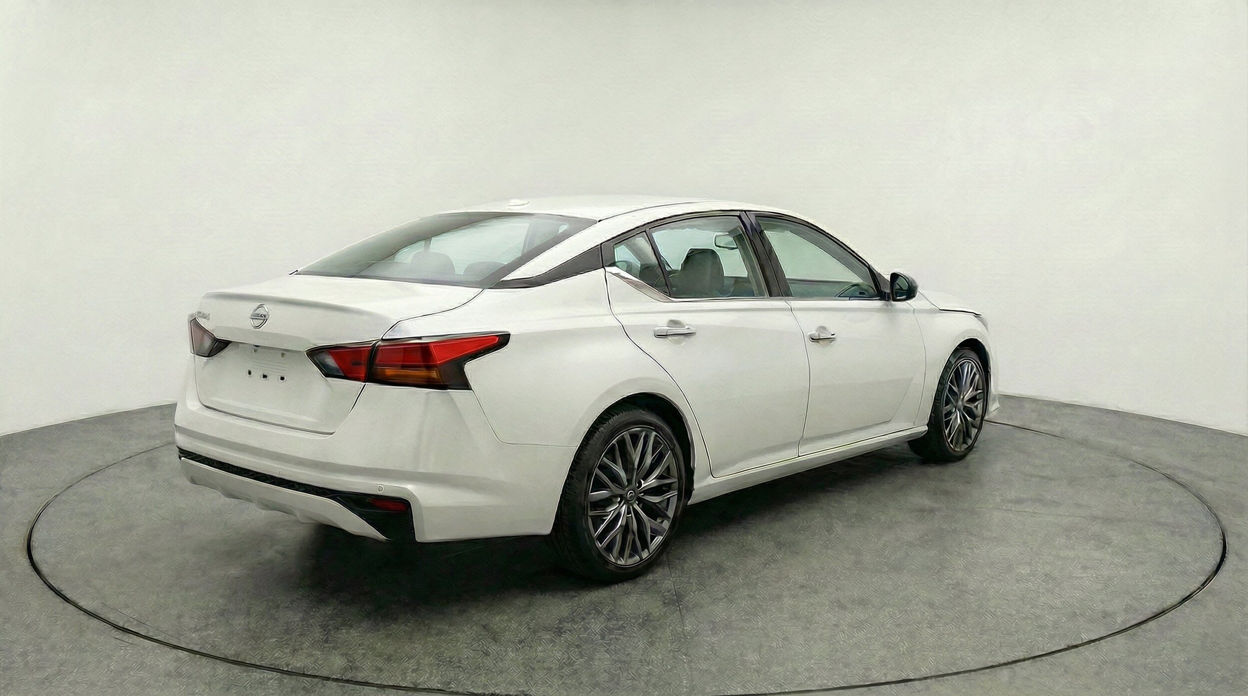 Thumbnail: 2025 Nissan Altima - 9