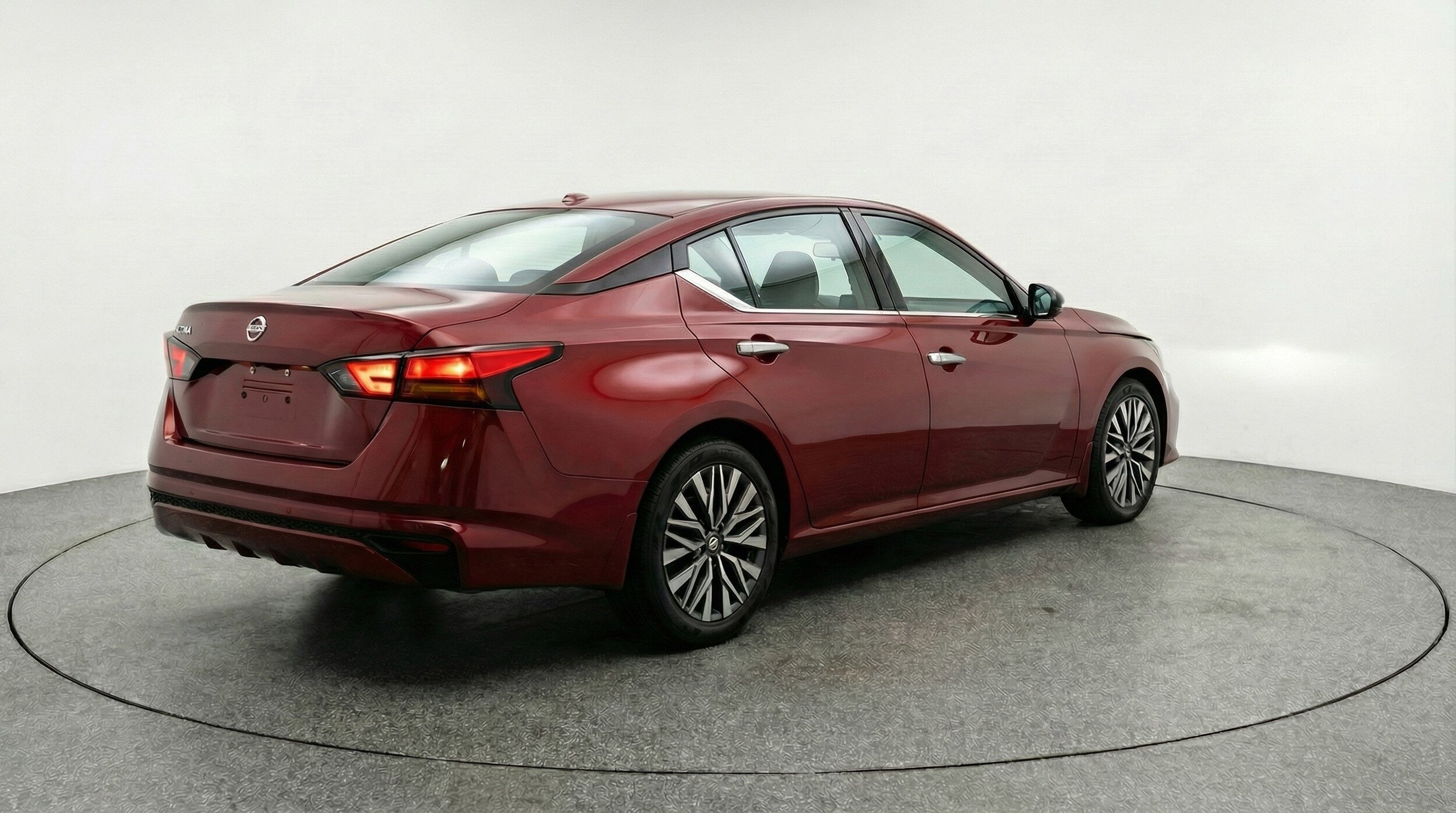 Thumbnail: 2025 Nissan Altima - 9