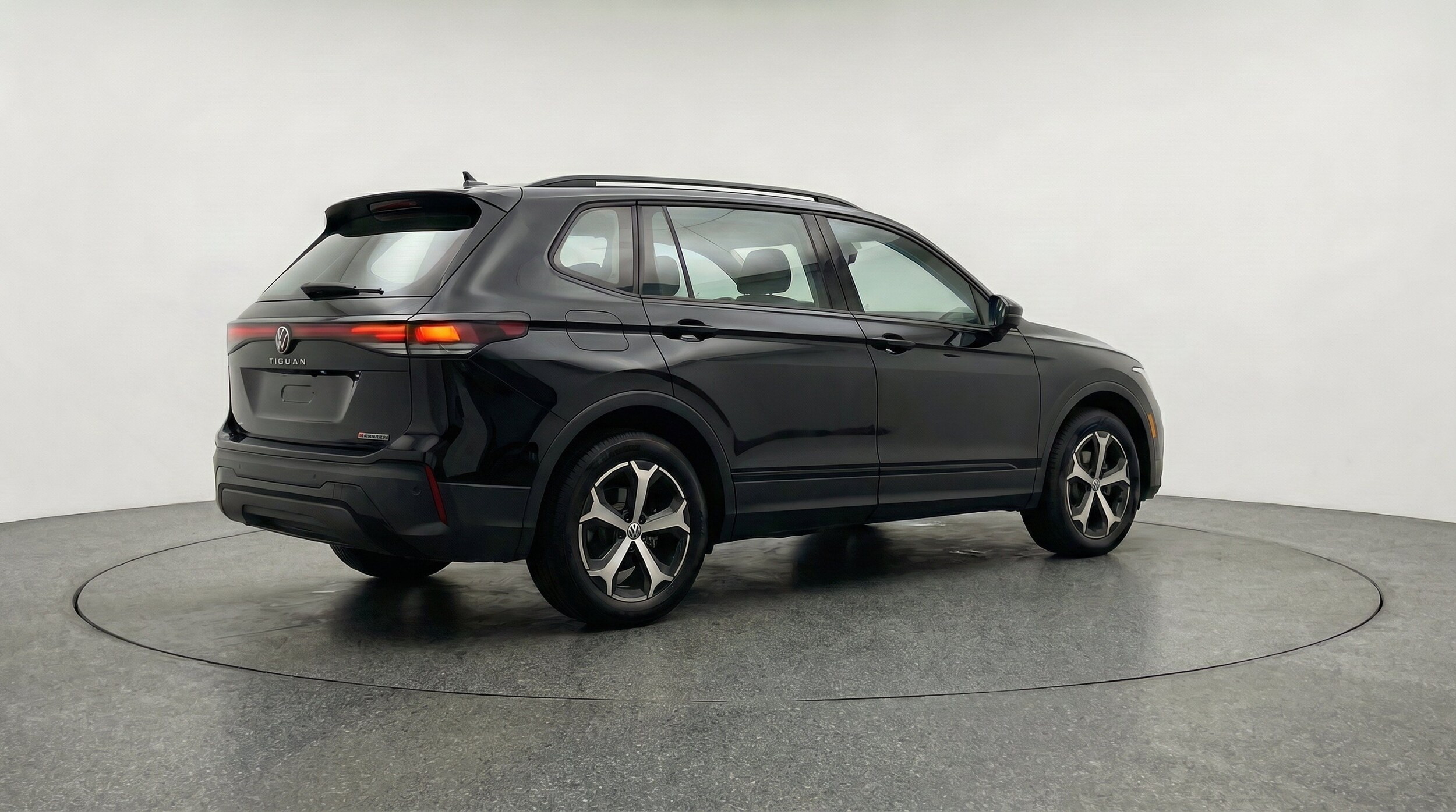 Thumbnail: 2026 Volkswagen Tiguan - 9