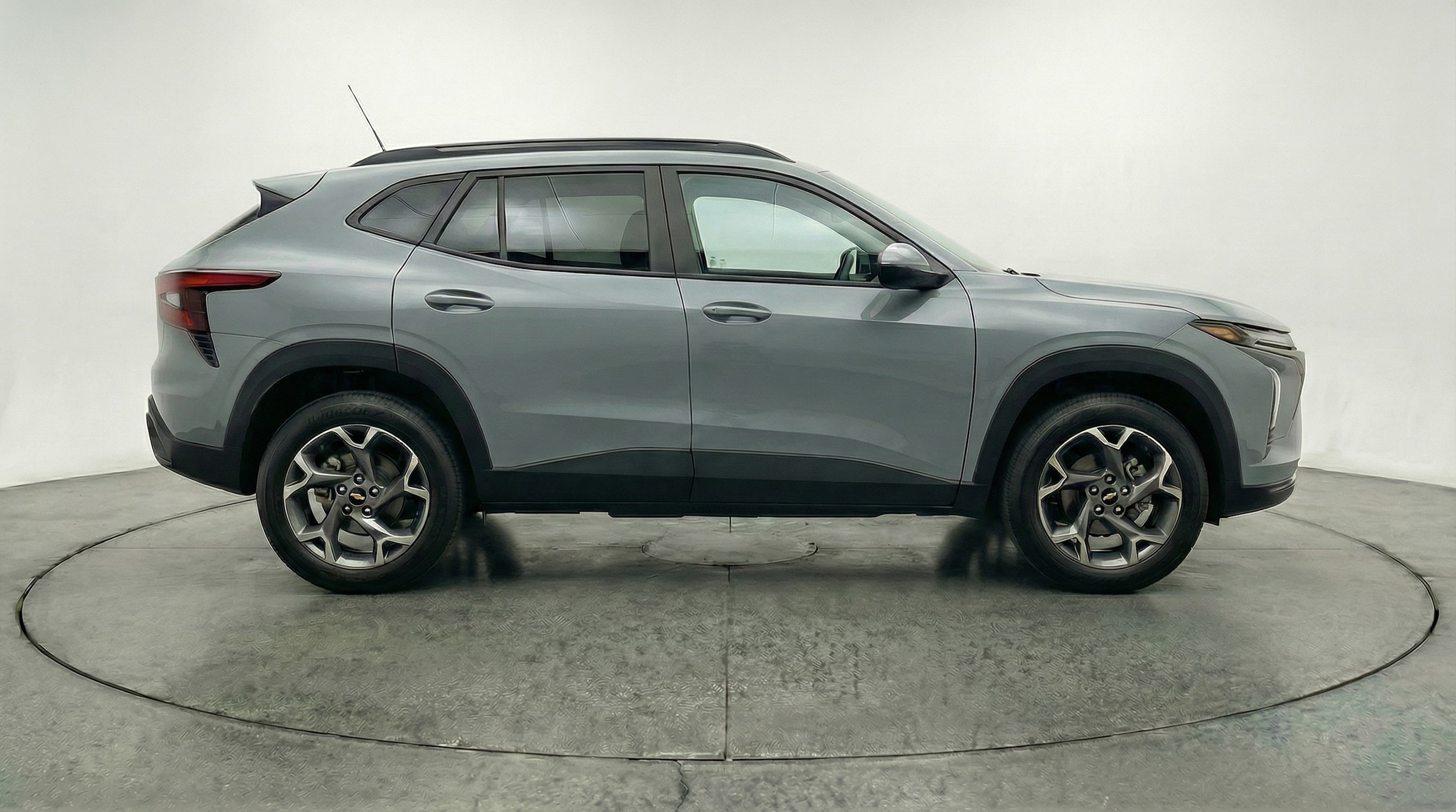 Thumbnail: 2025 Chevrolet Trax - 8