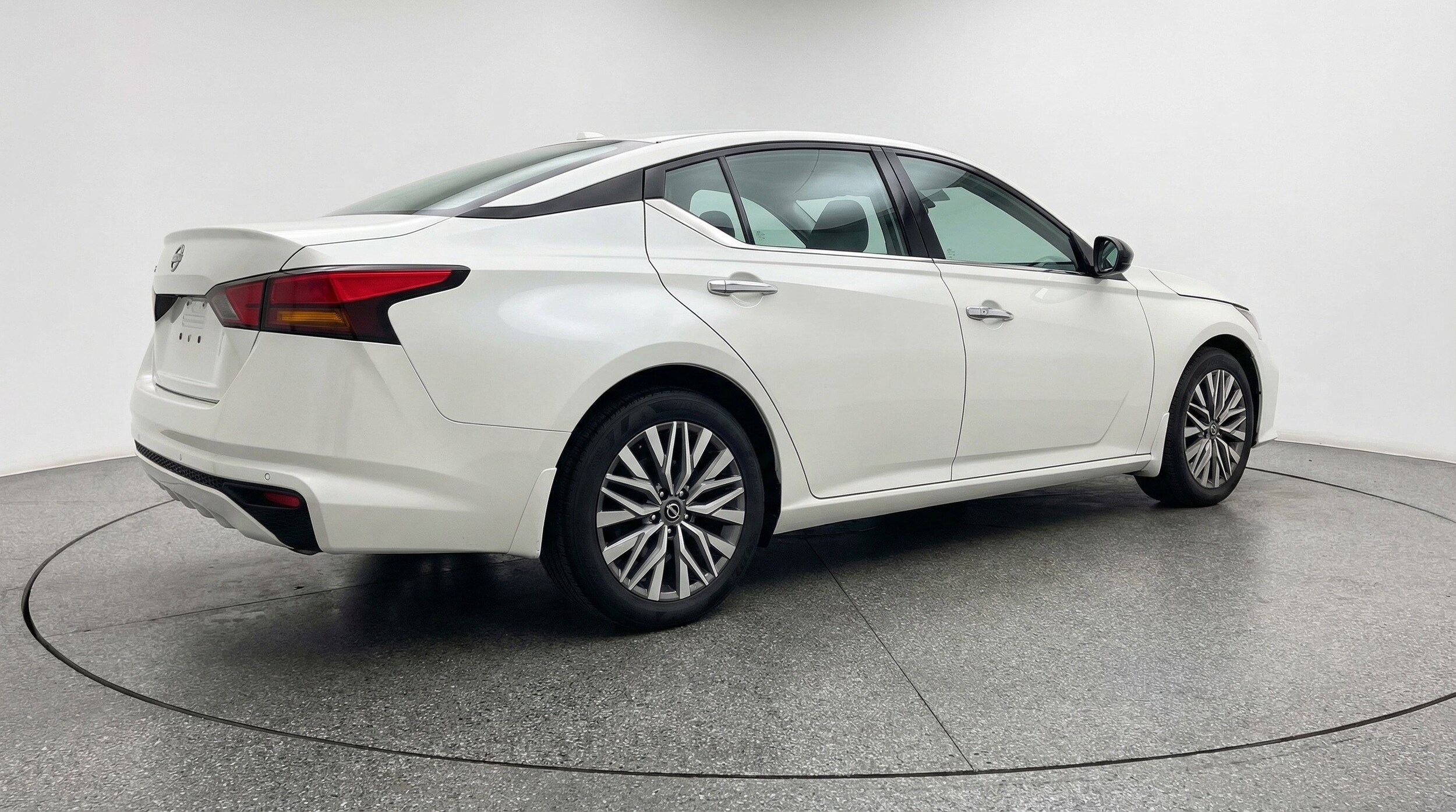 Thumbnail: 2025 Nissan Altima - 9