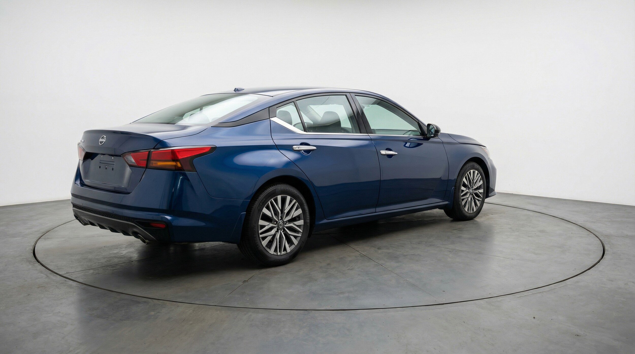 Thumbnail: 2025 Nissan Altima - 9