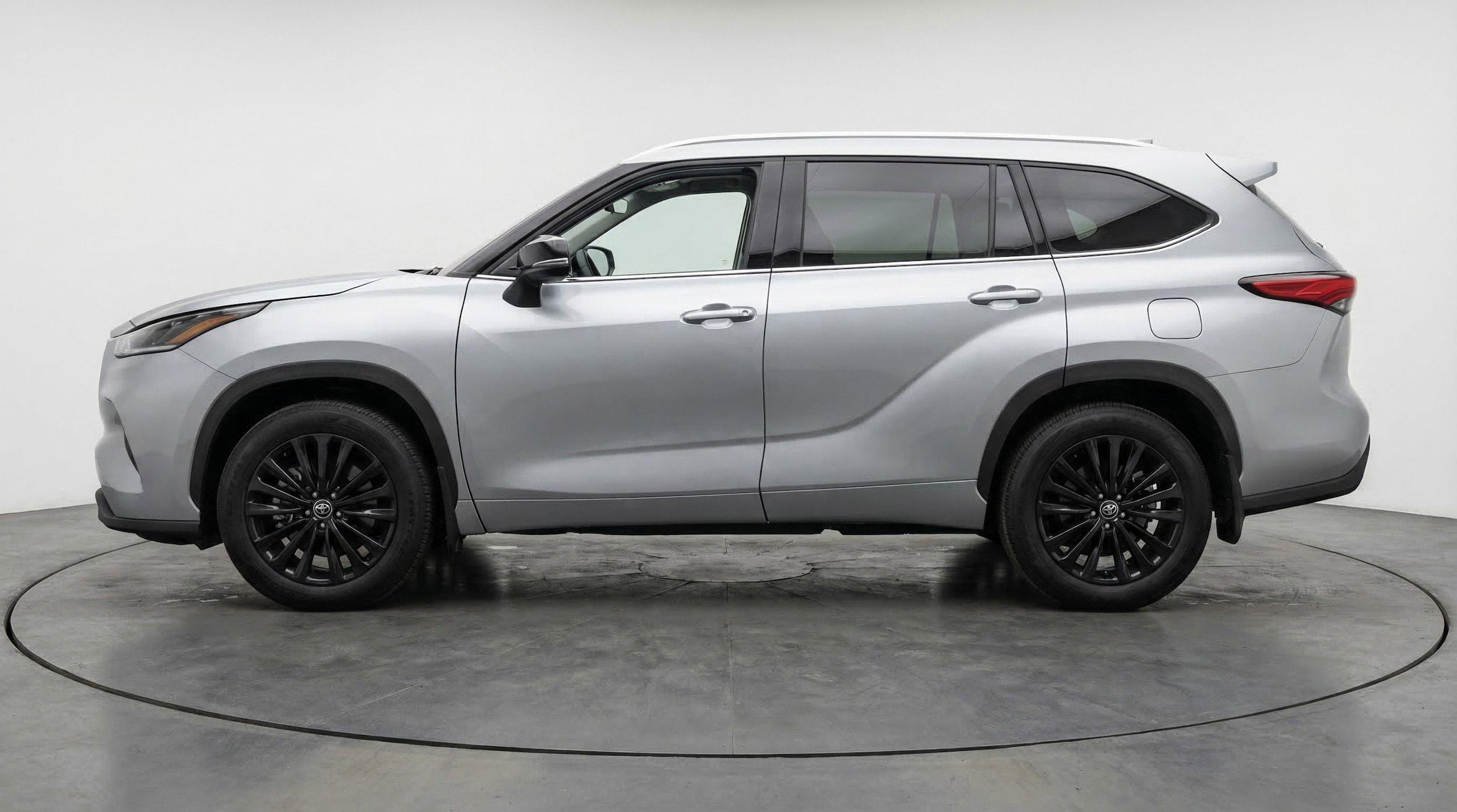 Thumbnail: 2025 Toyota Highlander - 5