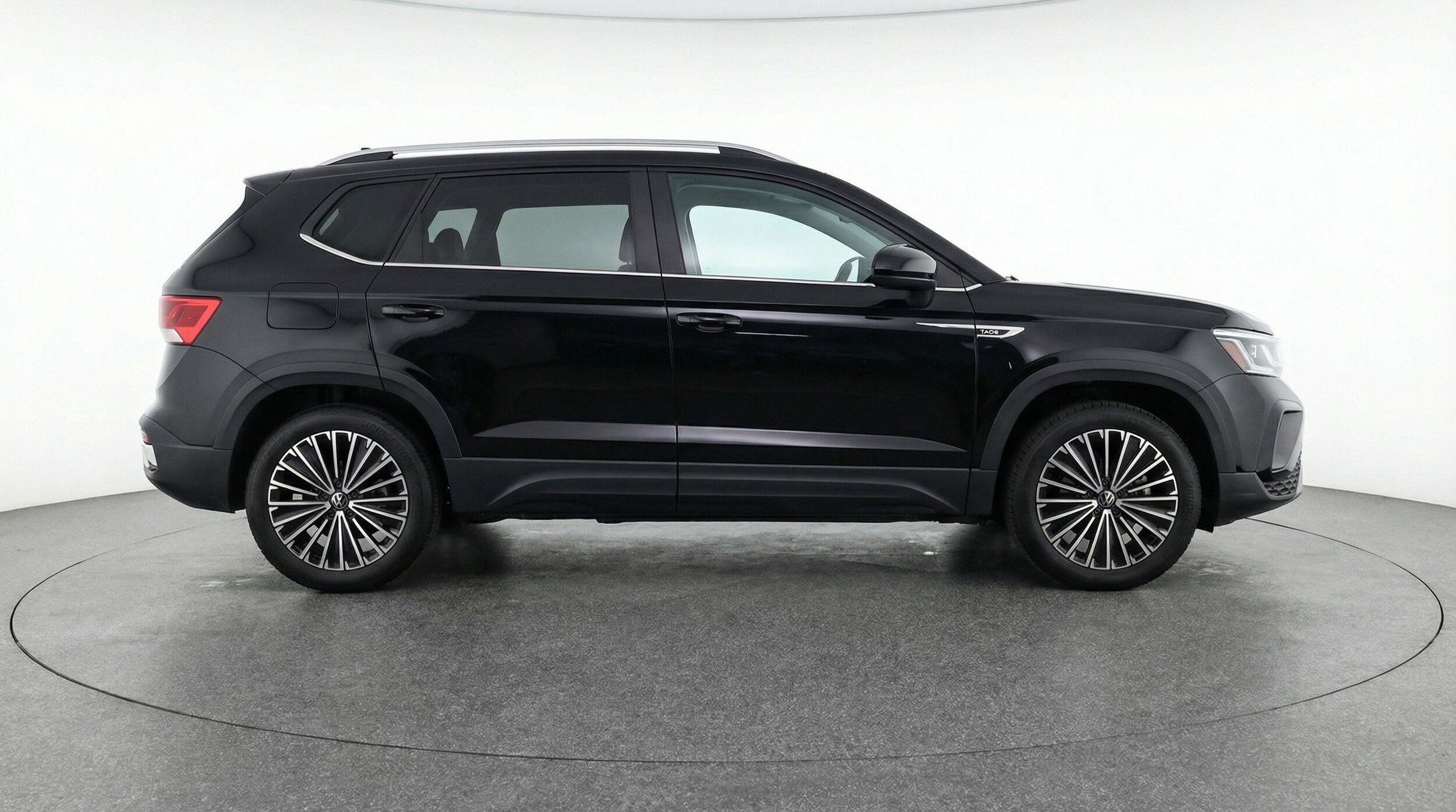 Thumbnail: 2025 Volkswagen Taos - 11