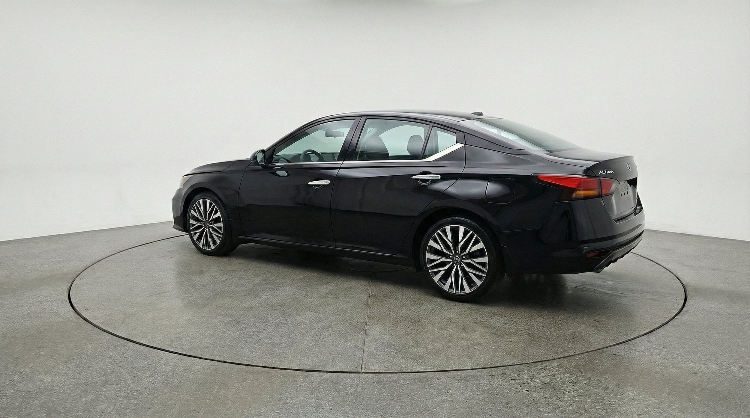 Thumbnail: 2025 Nissan Altima - 6