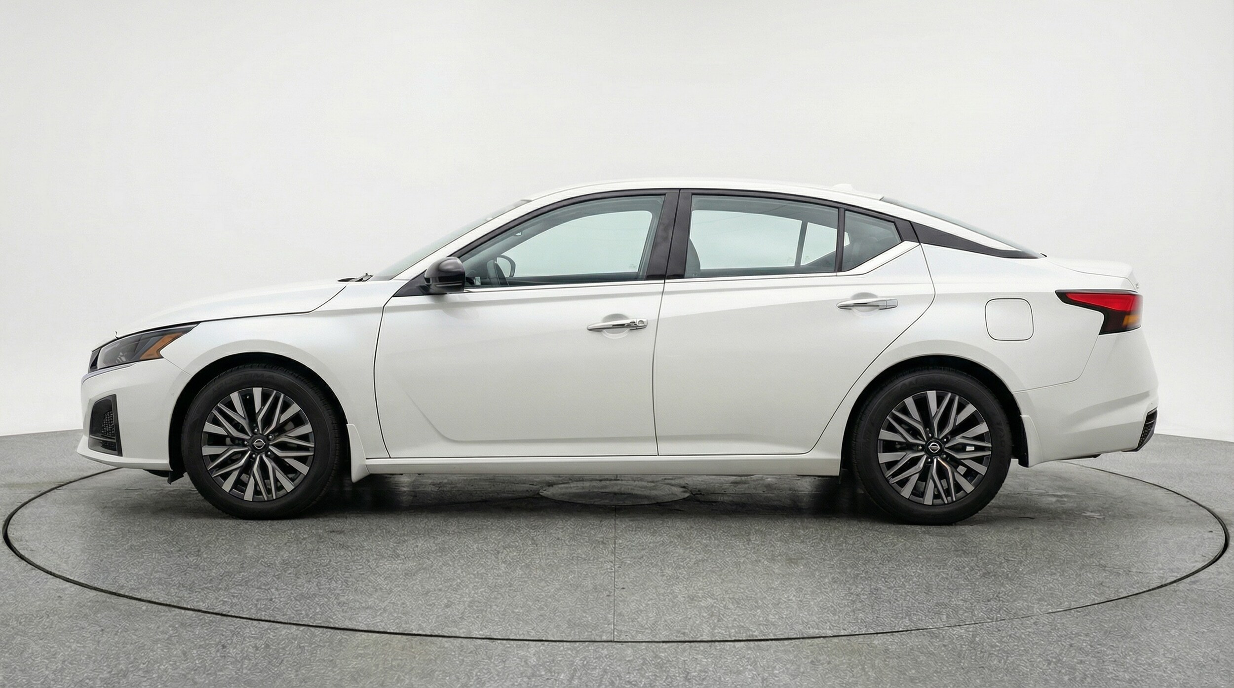 Thumbnail: 2025 Nissan Altima - 4