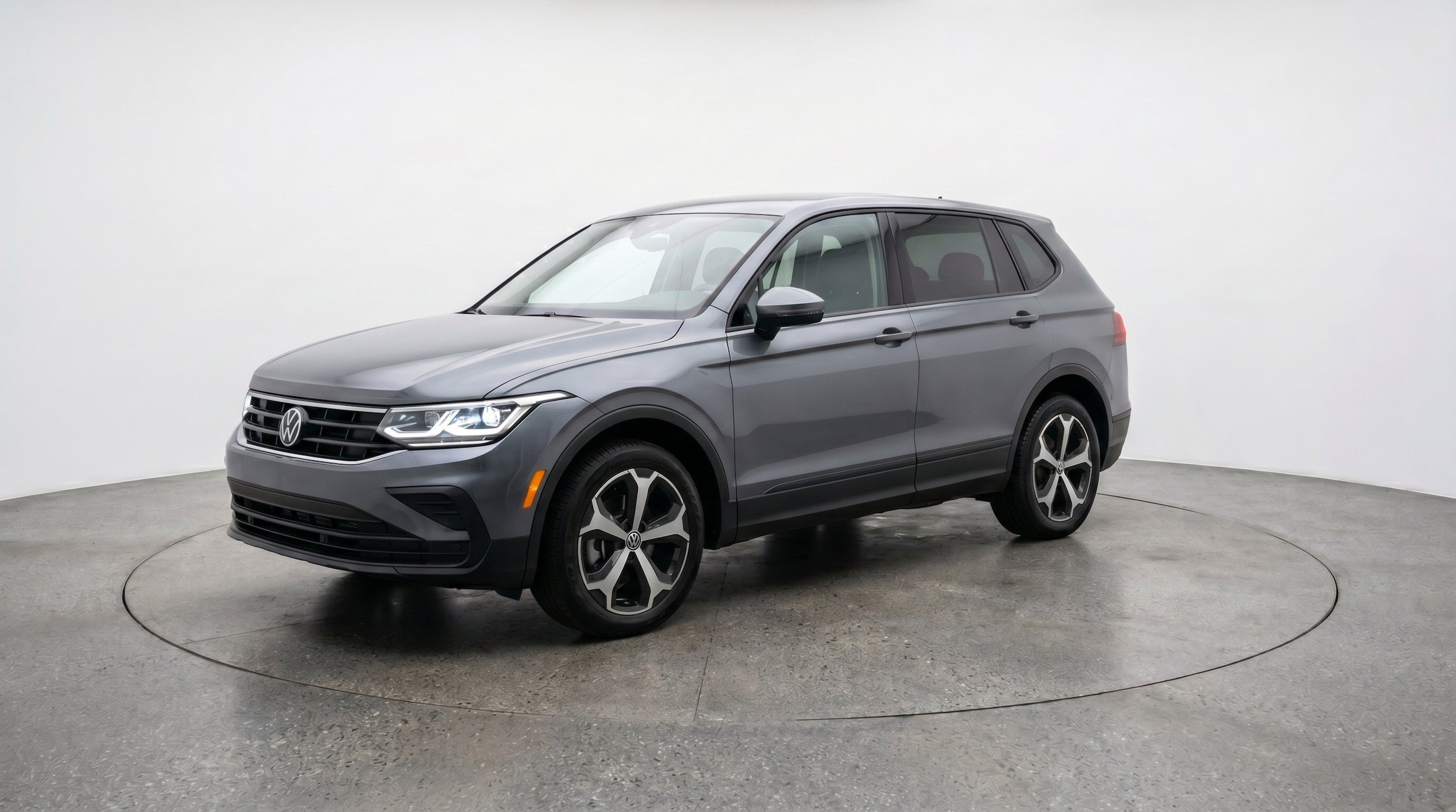 Thumbnail: 2026 Volkswagen Tiguan - 3