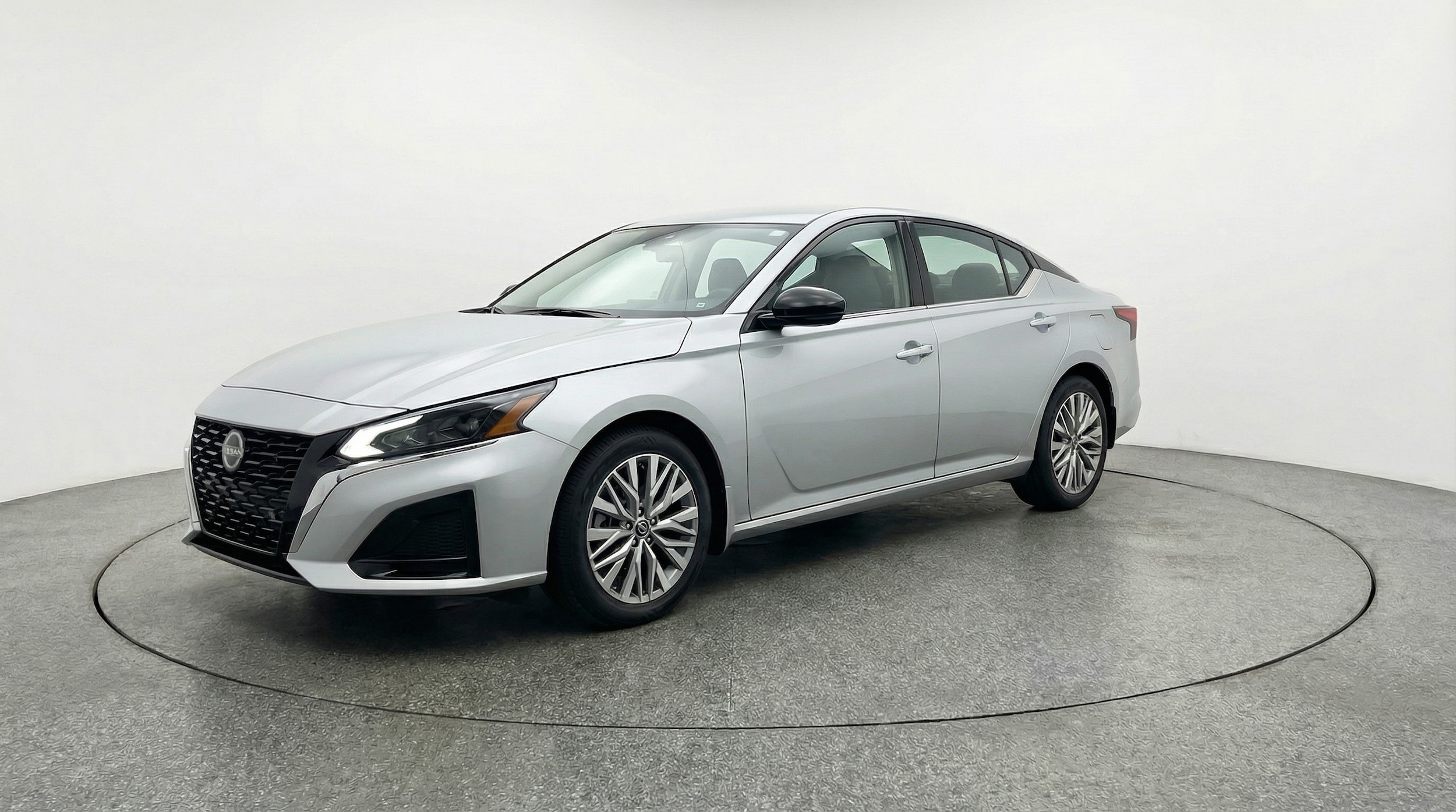 Thumbnail: 2025 Nissan Altima - 3