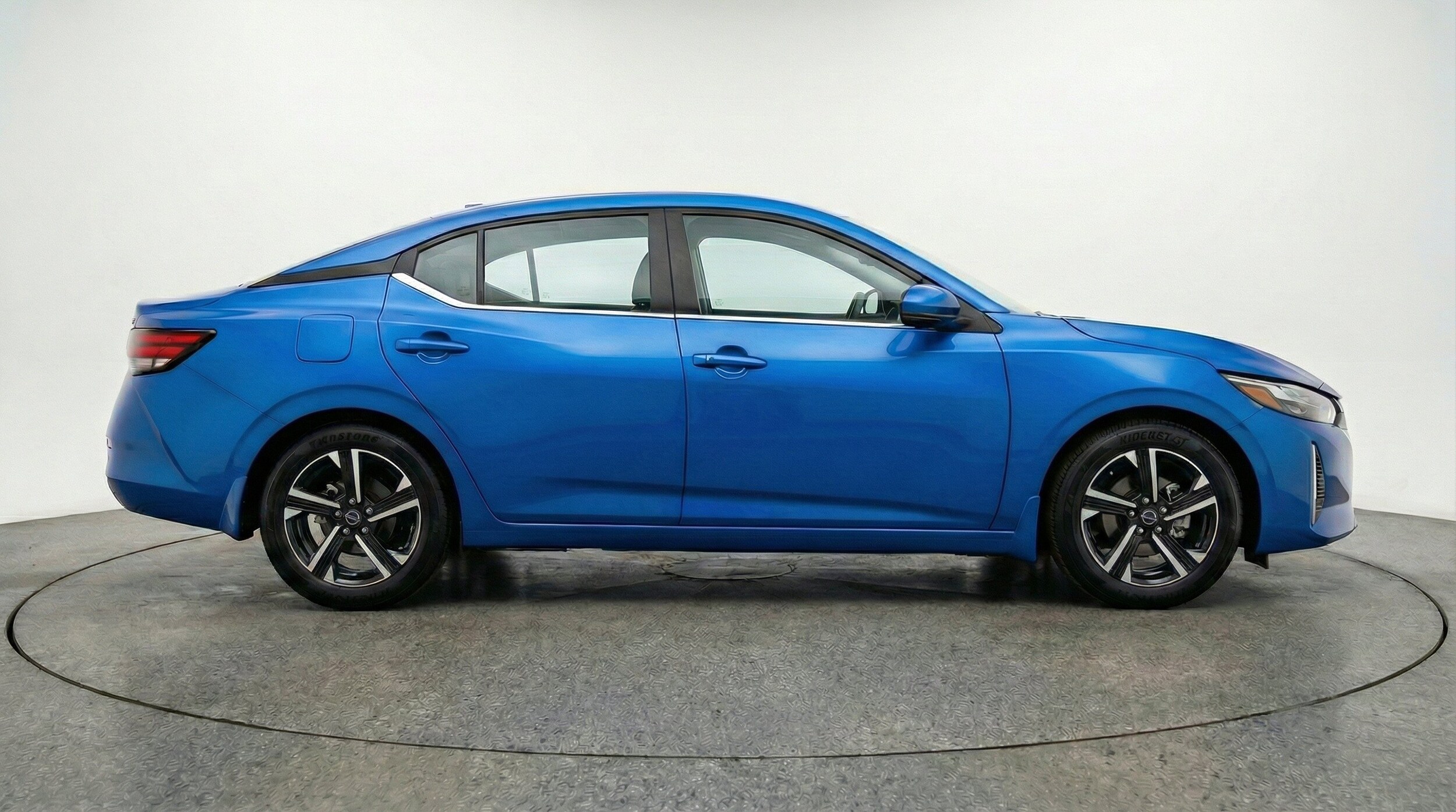 Thumbnail: 2025 Nissan Sentra - 11
