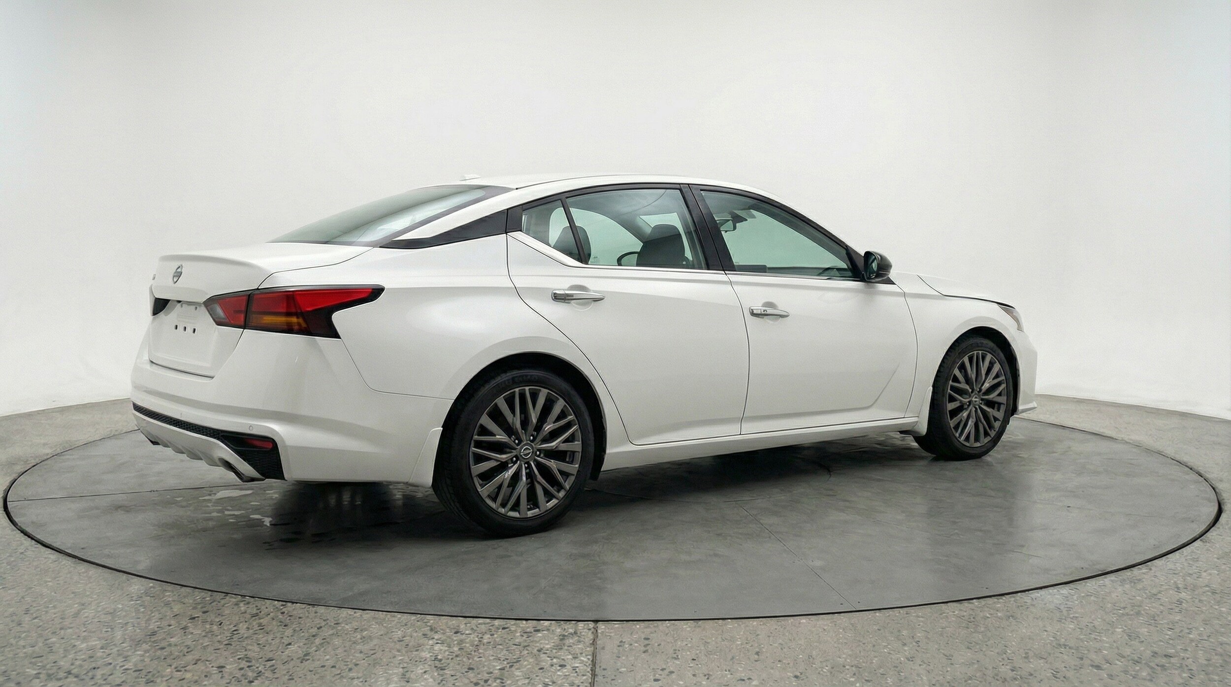 Thumbnail: 2025 Nissan Altima - 9