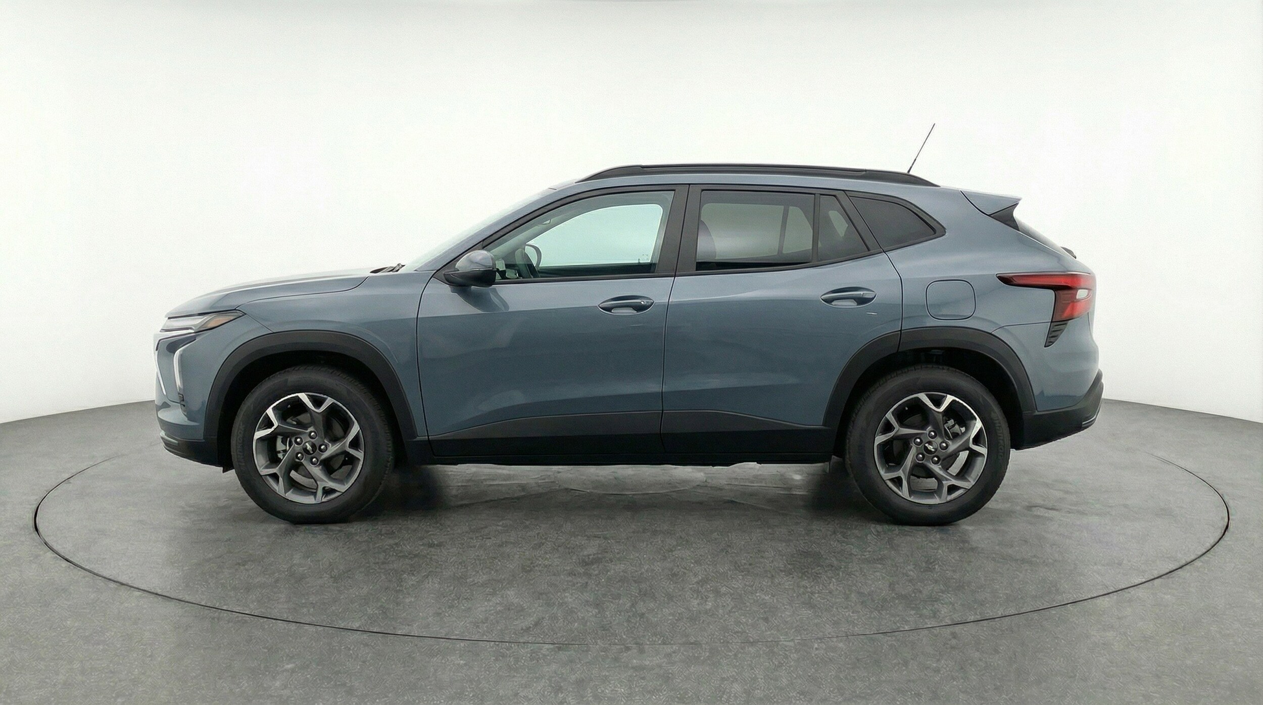 Thumbnail: 2025 Chevrolet Trax - 5