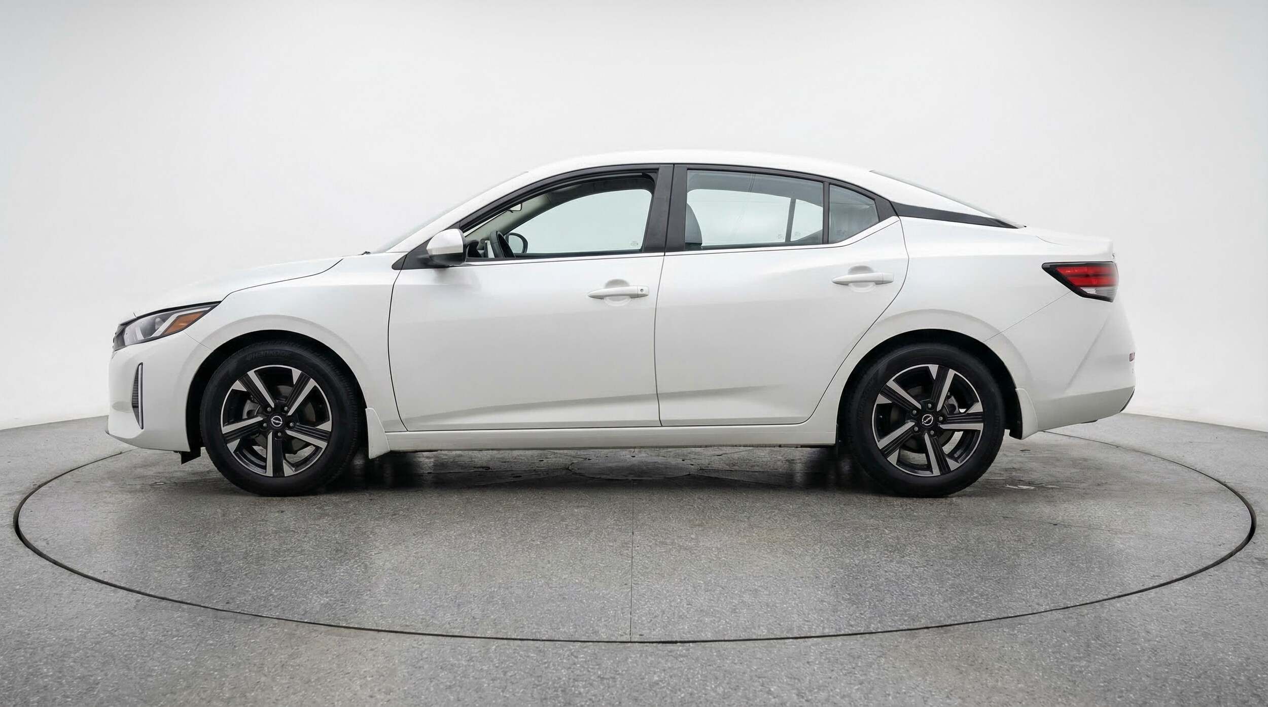 Thumbnail: 2025 Nissan Sentra - 4